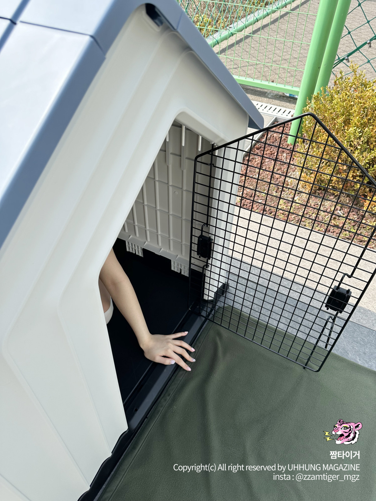 Yoonvely 윤블리, UHHUNG Magazine Vol.04 “Milltary” Set.01の写真 15