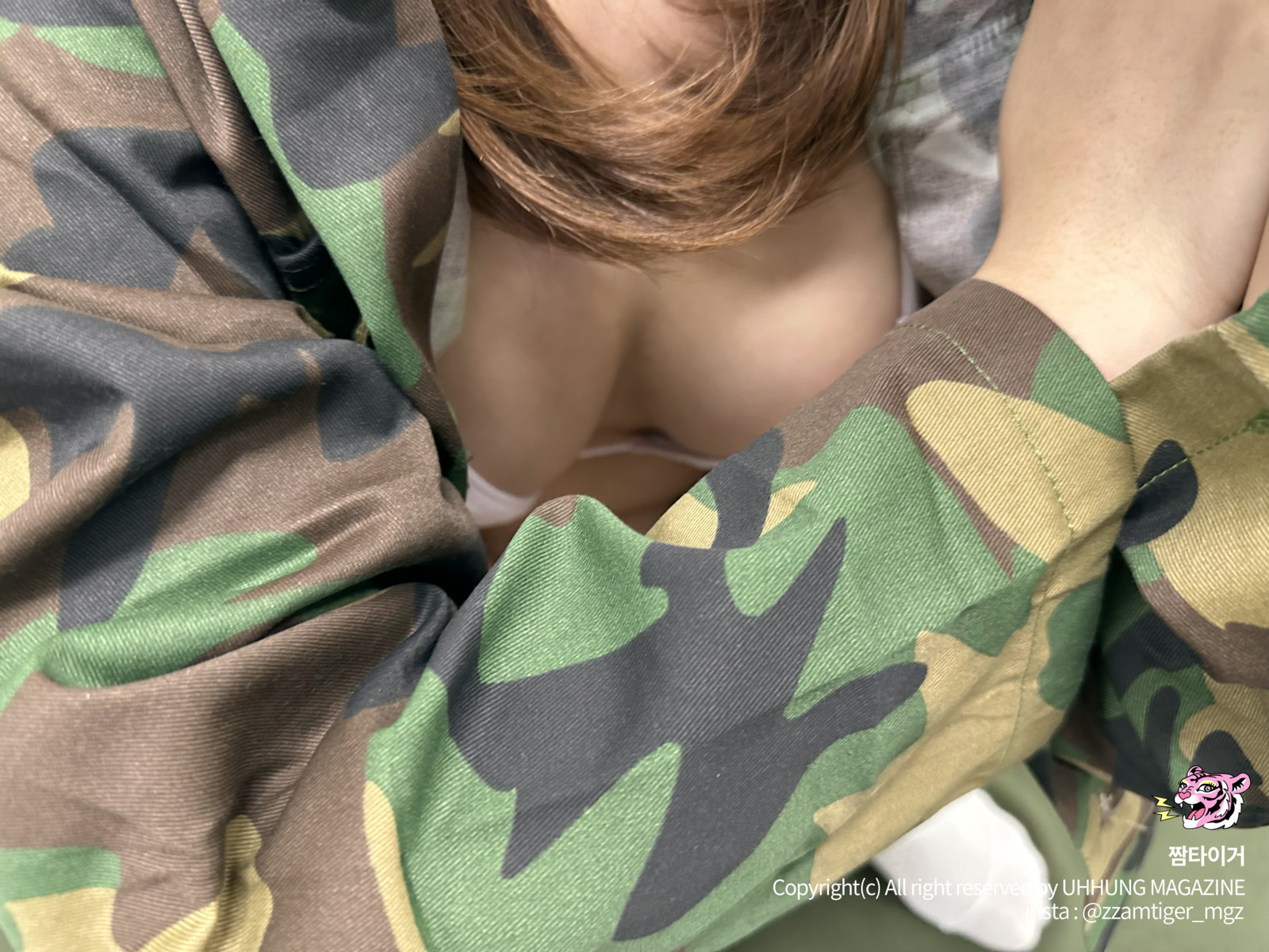 Yoonvely 윤블리, UHHUNG Magazine Vol.04 “Milltary” Set.03の写真 33