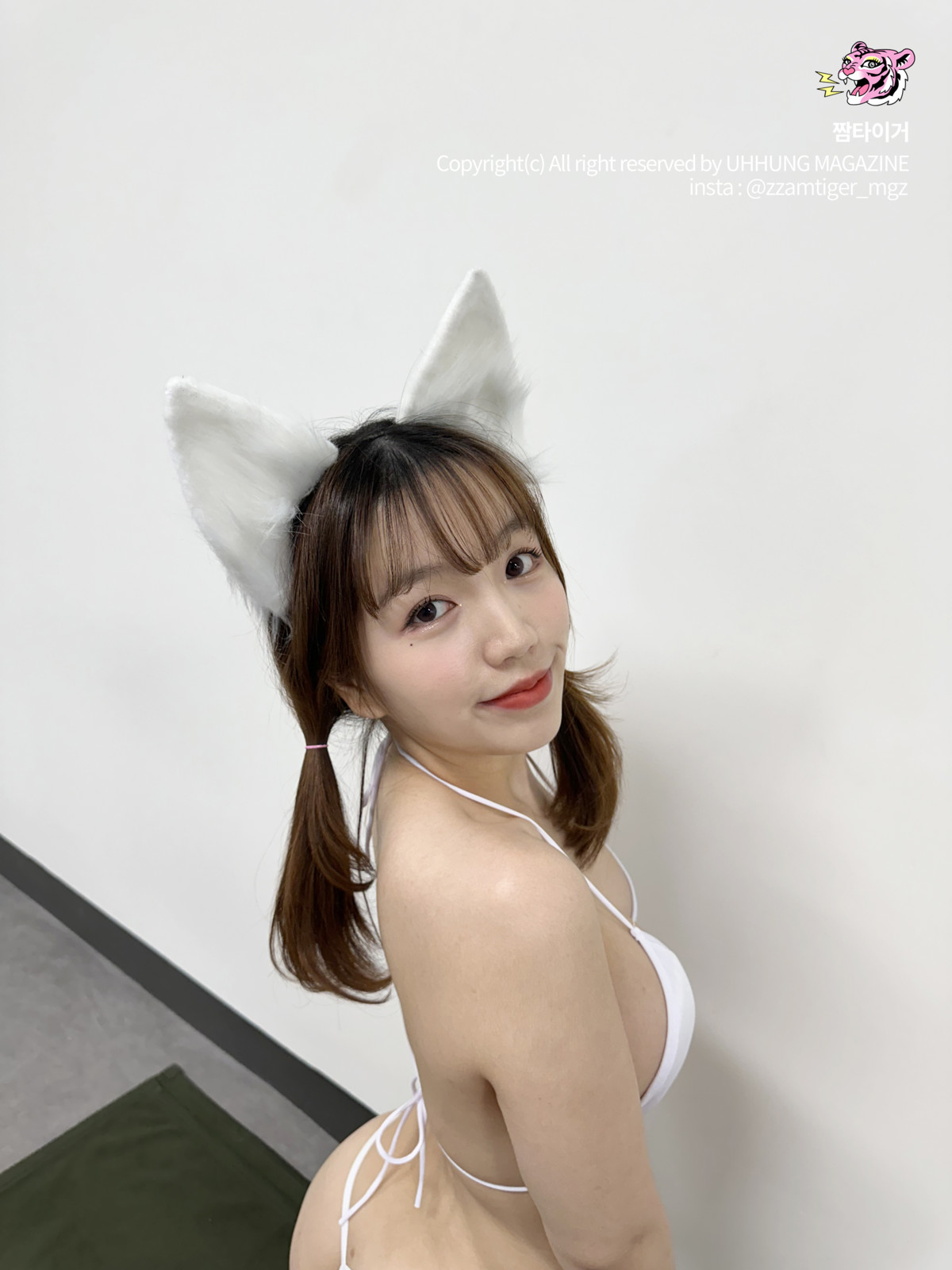 Yoonvely 윤블리, UHHUNG Magazine Vol.04 “Milltary” Set.04の写真 48