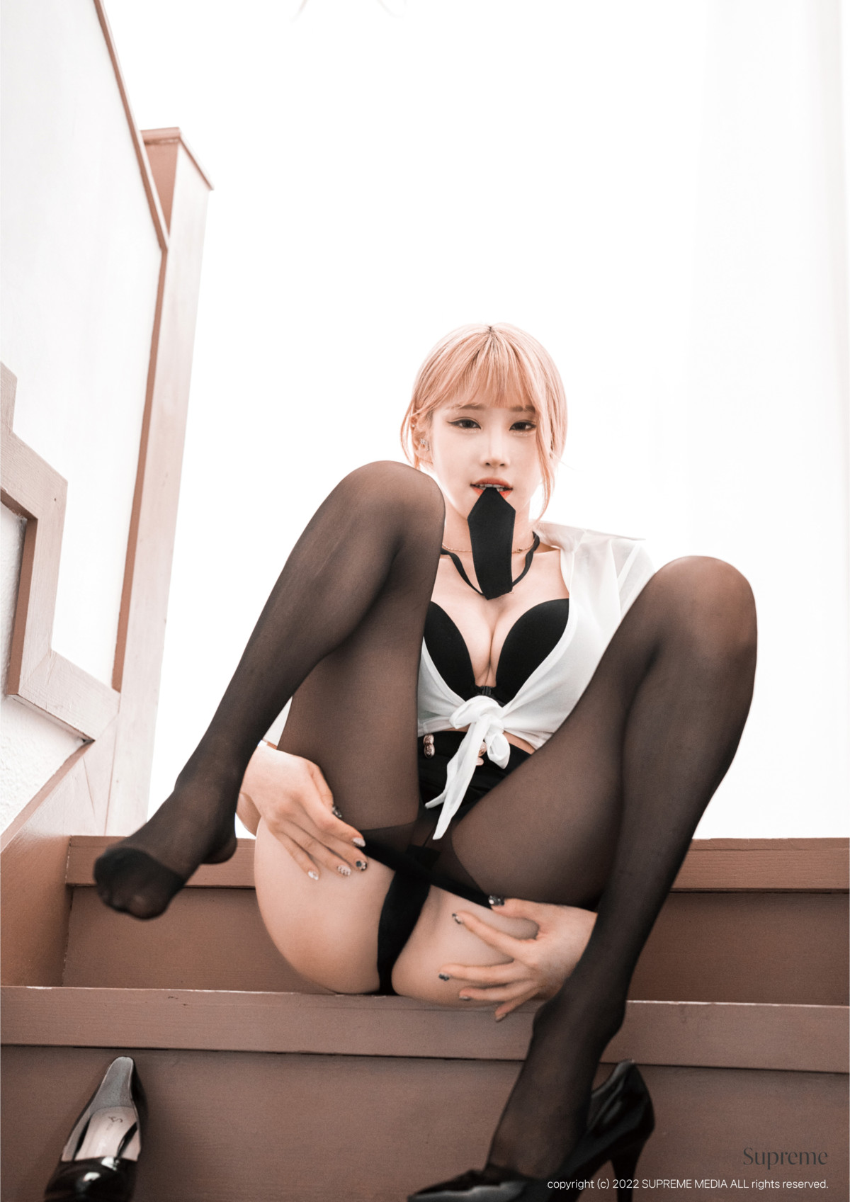 Taeri 태리, Supreme Vol.03 Photobook Set.01の写真 16