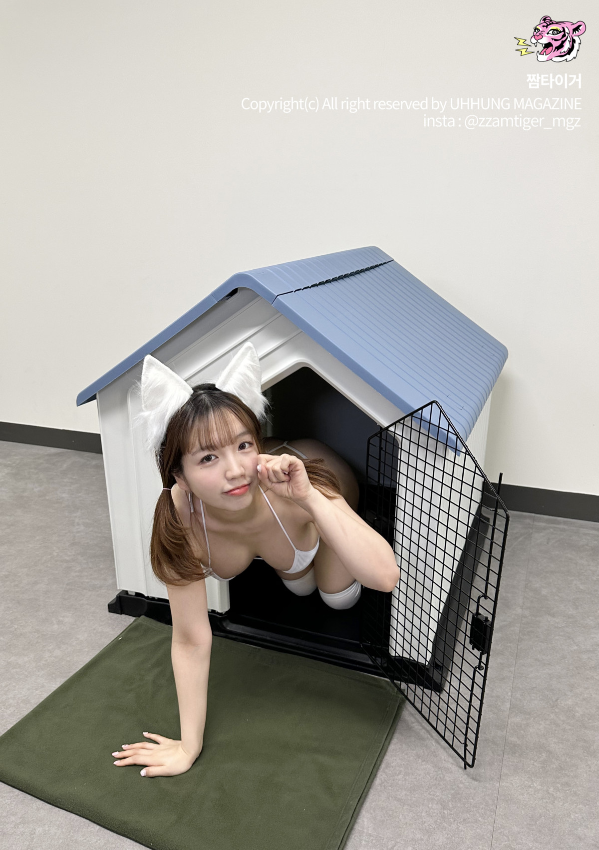 Yoonvely 윤블리, UHHUNG Magazine Vol.04 “Milltary” Set.05の写真 26