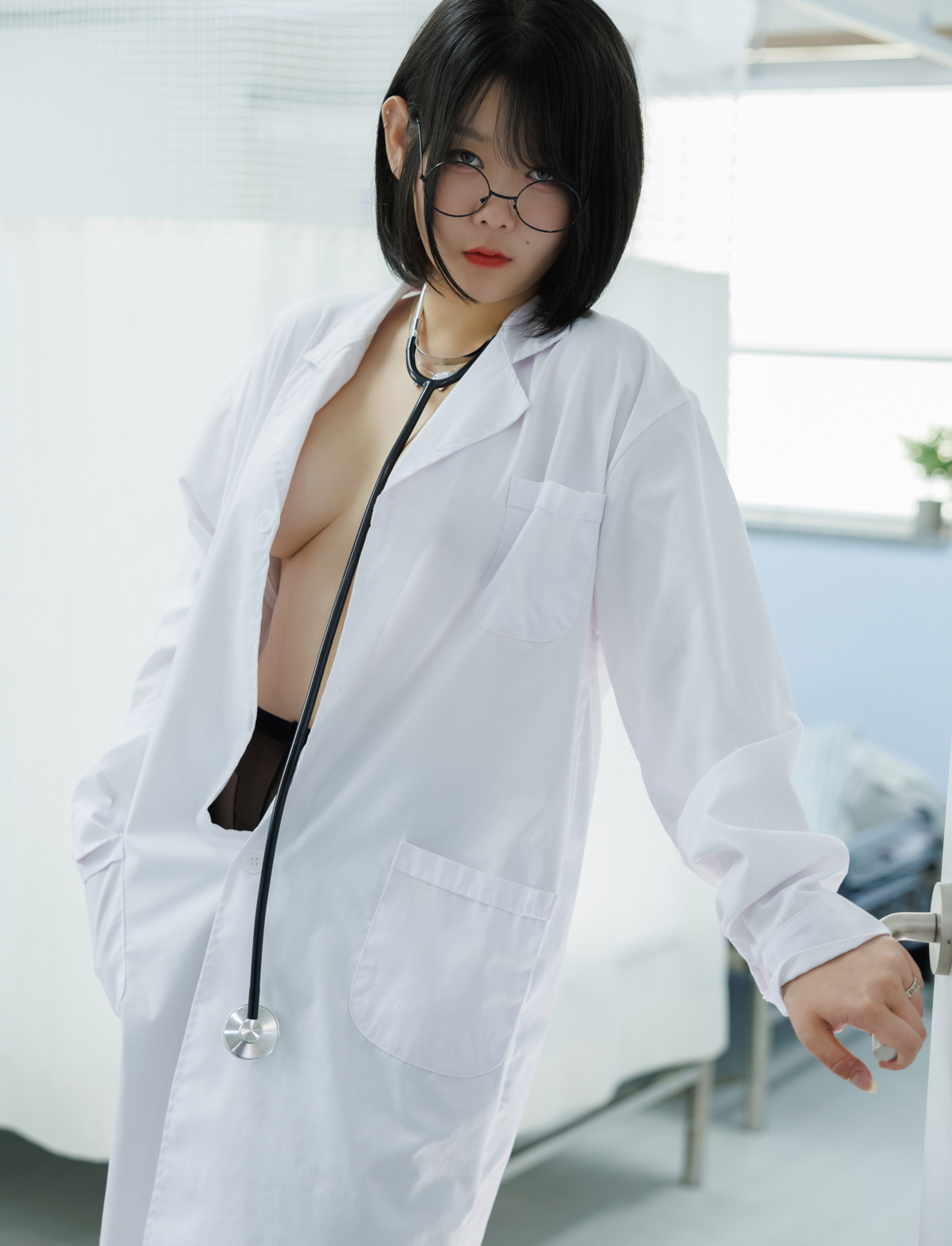 ZIA.Kwon 권지아, READY Vol.01 “Lady Doctor” Set.01の写真 2