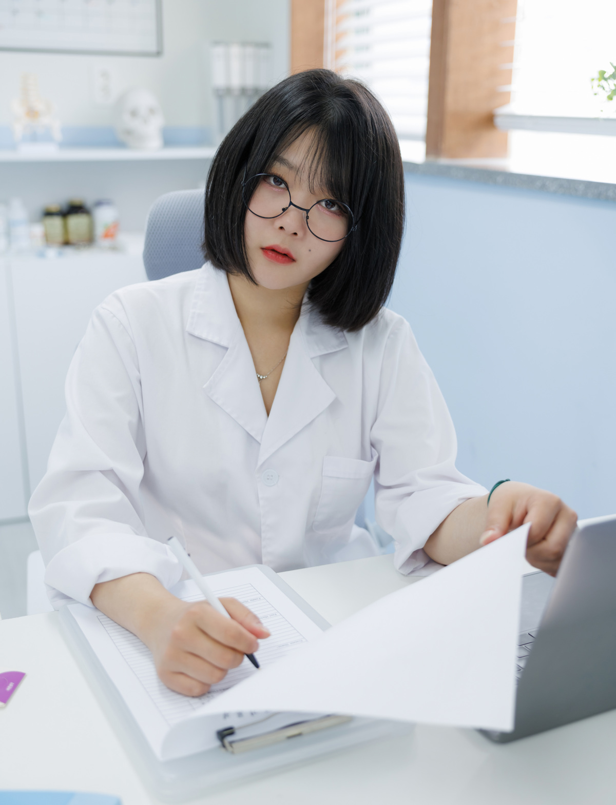 ZIA.Kwon 권지아, READY Vol.01 “Lady Doctor” Set.02の写真 2