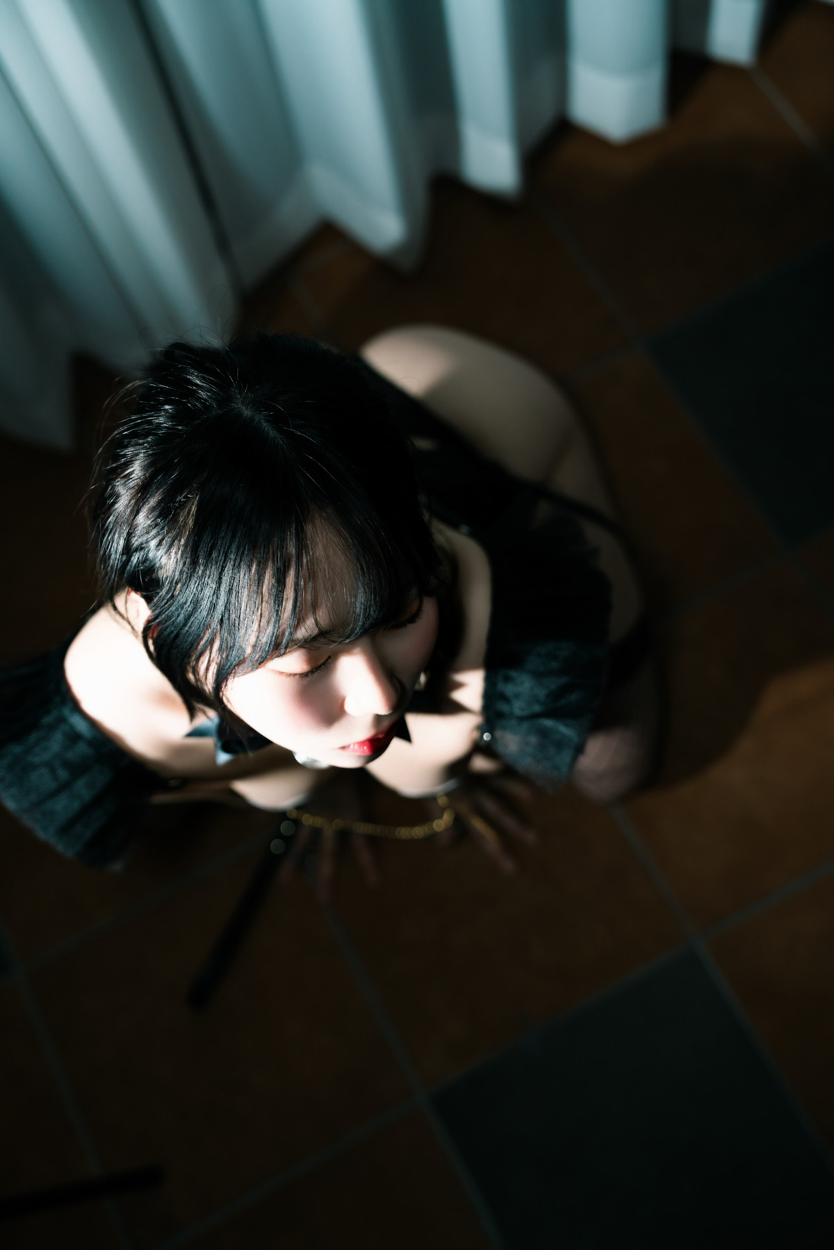 Myua 뮤아, Photobook “Dark”の写真 18