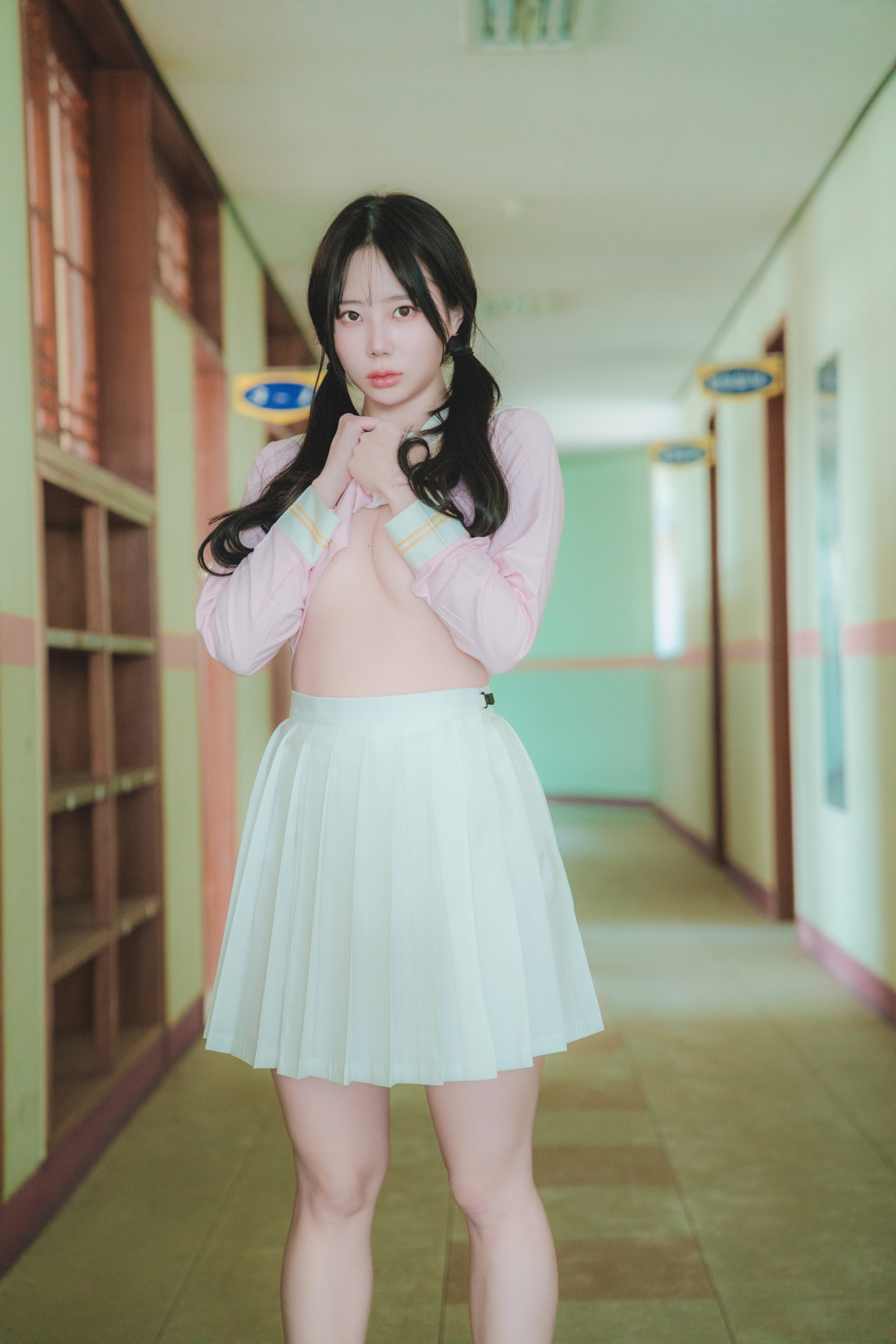 Myua 뮤아, Photobook “Pure”の写真 3