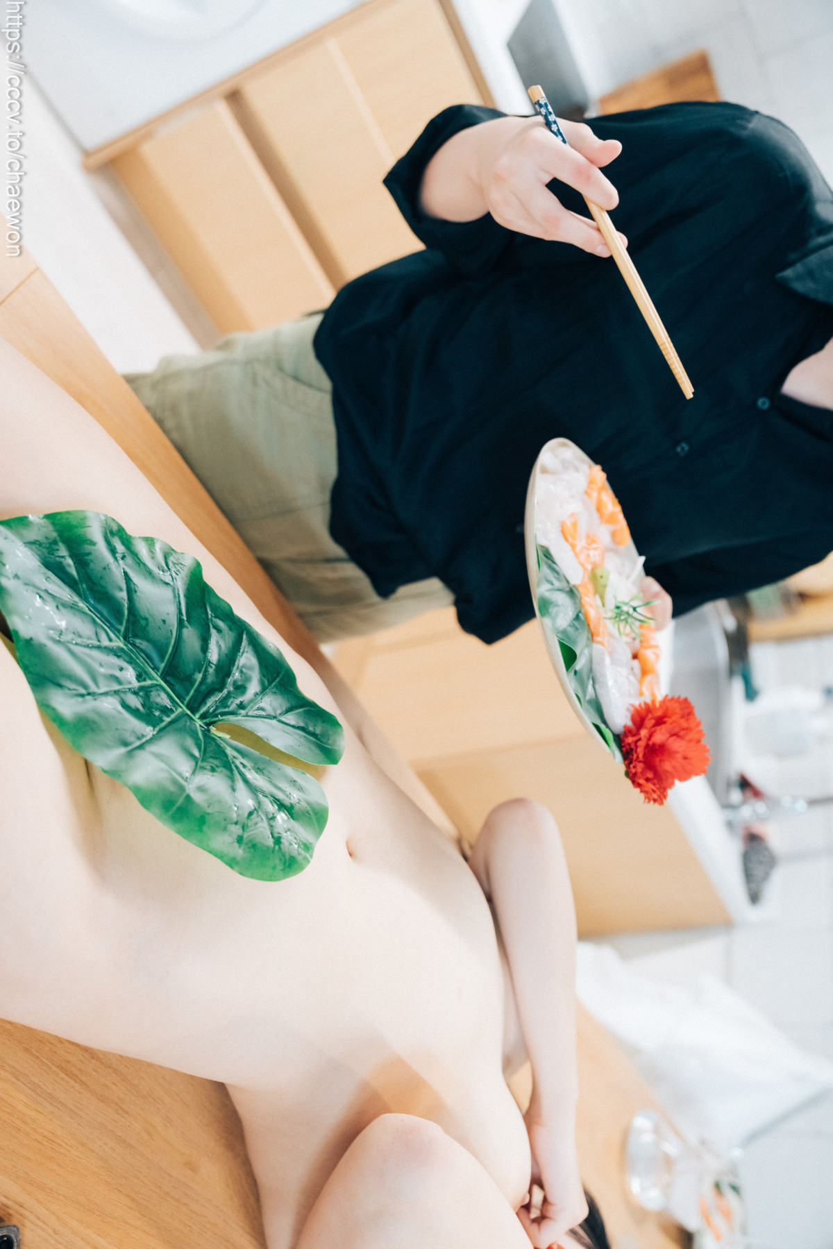 ZIA.Kwon 권지아, Loozy “Nyotaimori” Set.02の写真 5