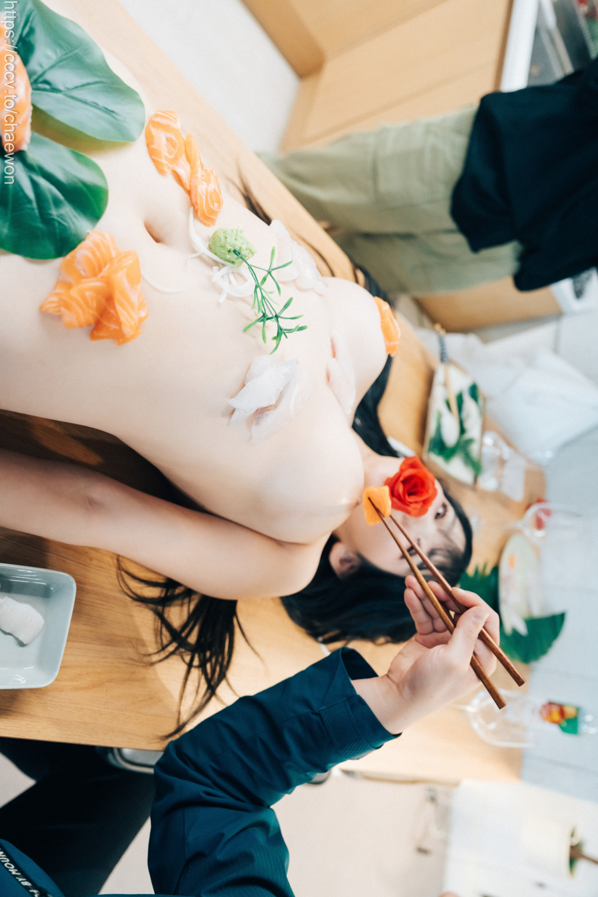 ZIA.Kwon 권지아, Loozy “Nyotaimori” Set.02の写真 14
