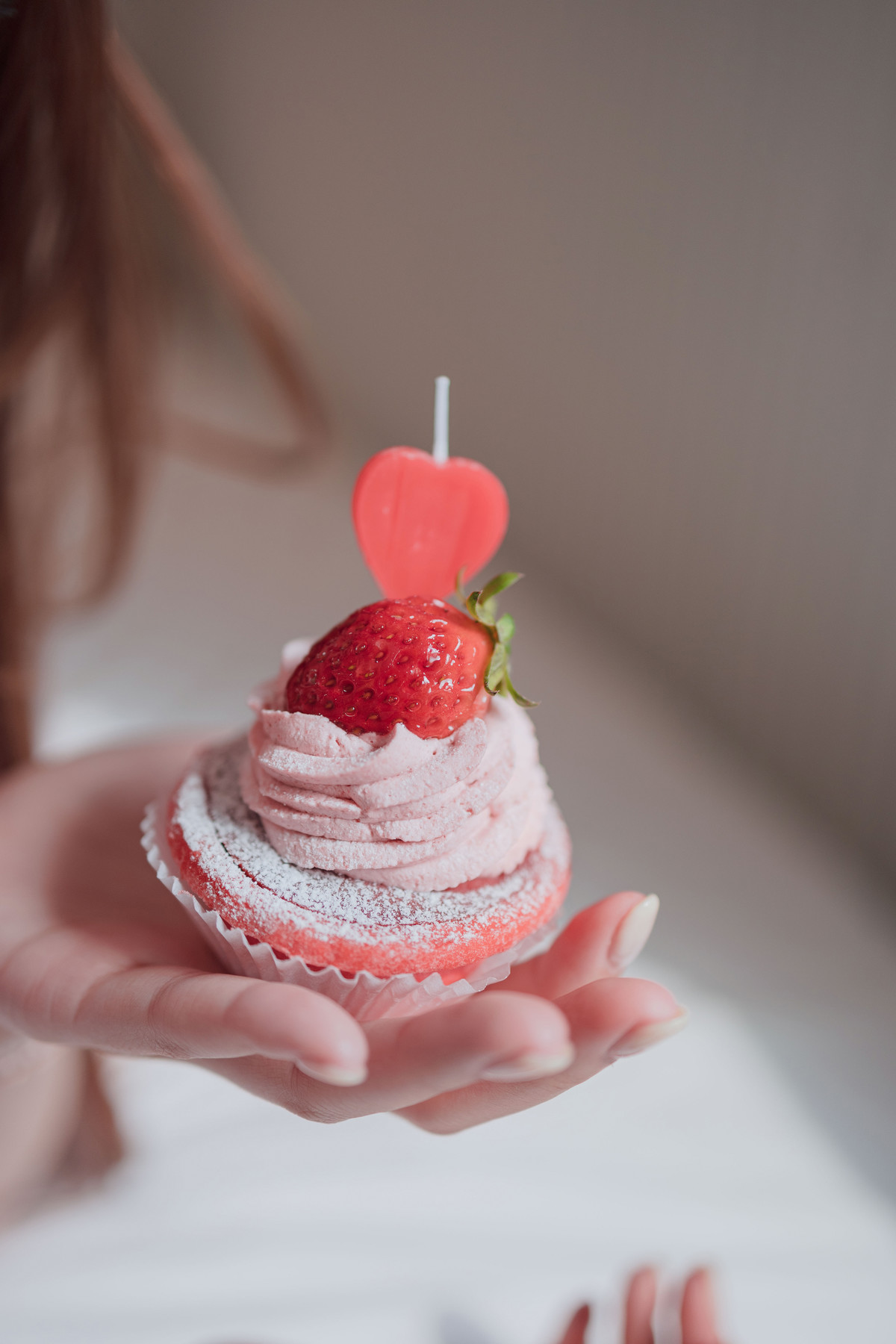 Yoonvely 윤블리, Photobook “Strawberry Lingerie” Set.01の写真 18