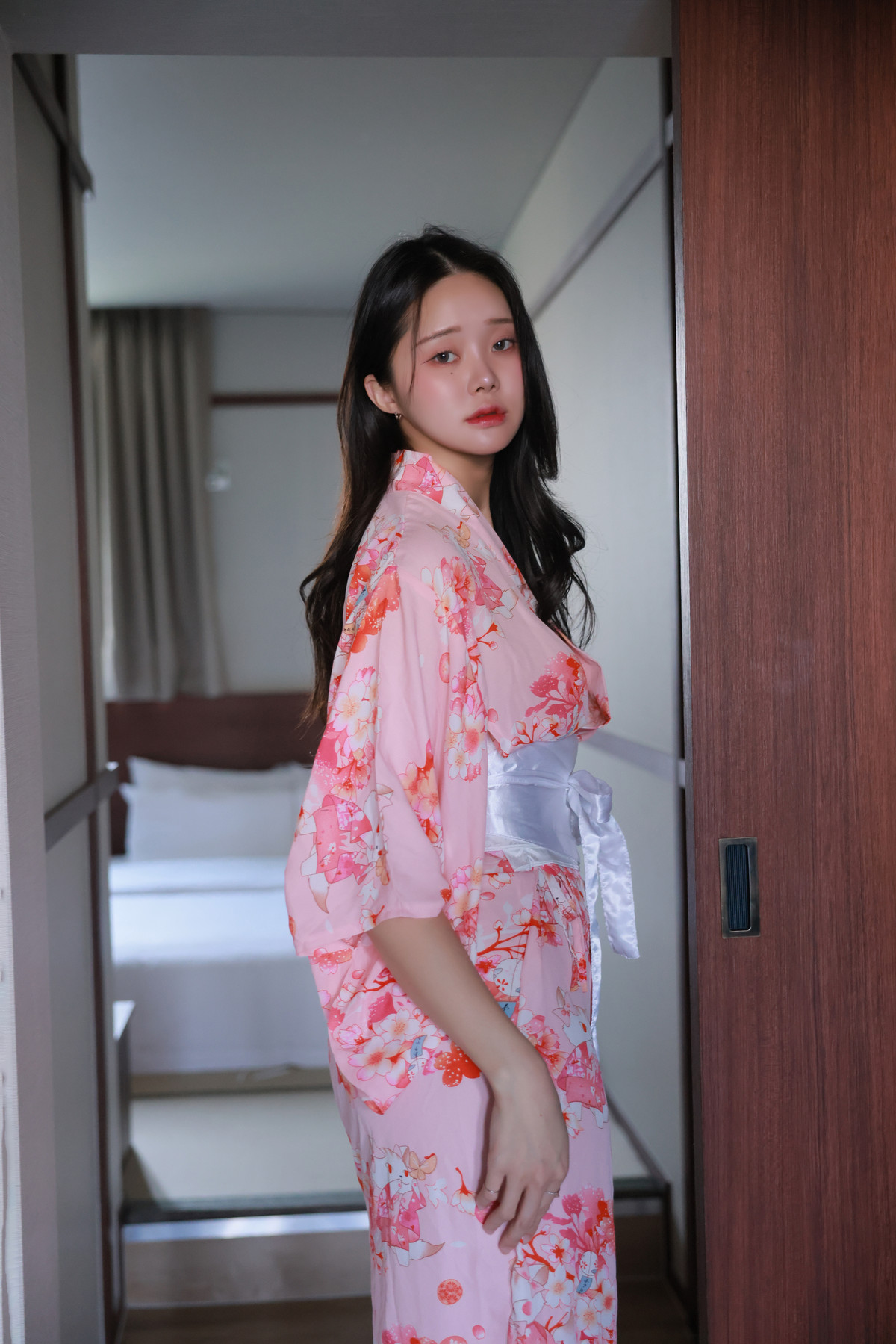Inah 이나, SWEETBOX Vol.40 Photobook Set.04の写真 4