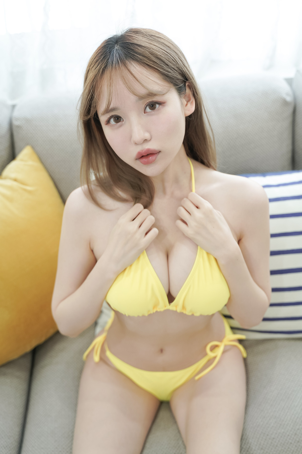 Mozzi 모찌, Photobook ‘Pink & Yellow’ Set.02の写真 12