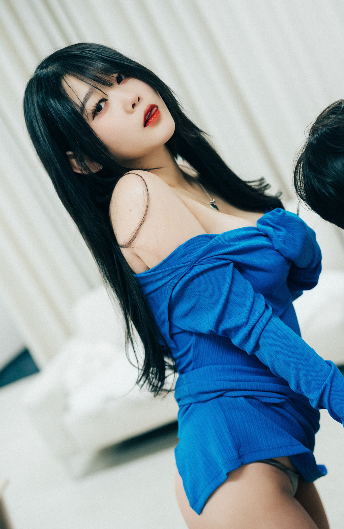 ZIA.Kwon 권지아, Loozy ‘Adult Hair Shop’ Set.01の写真 3