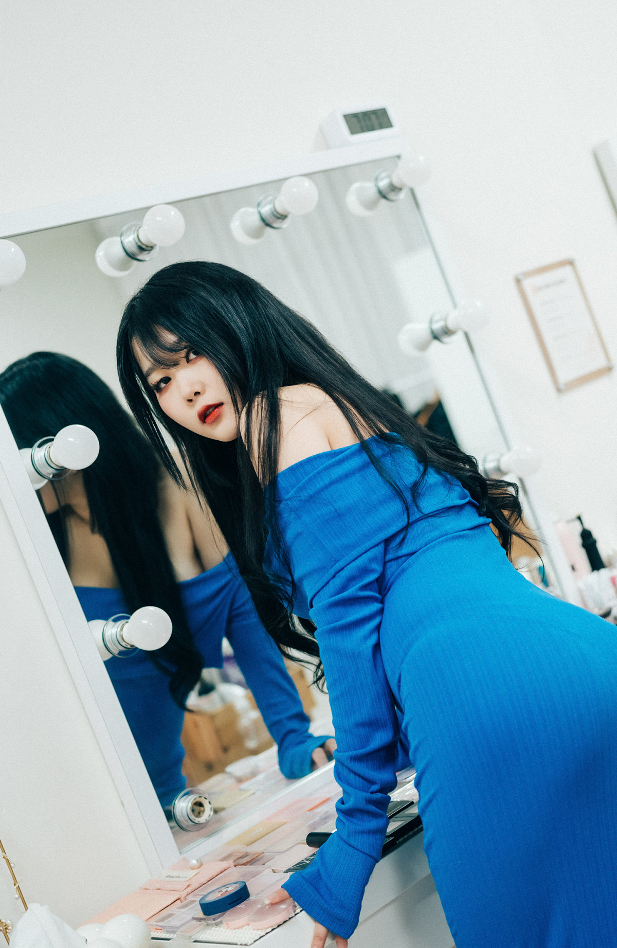 ZIA.Kwon 권지아, Loozy ‘Adult Hair Shop’ Set.01の写真 7