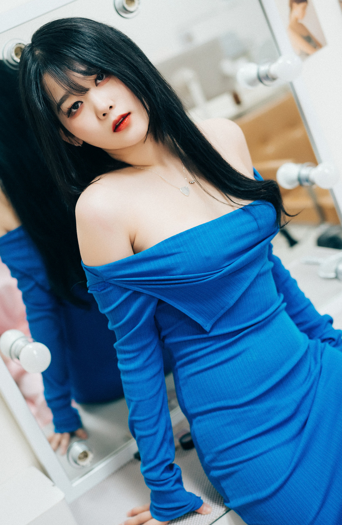 ZIA.Kwon 권지아, Loozy ‘Adult Hair Shop’ Set.01の写真 22