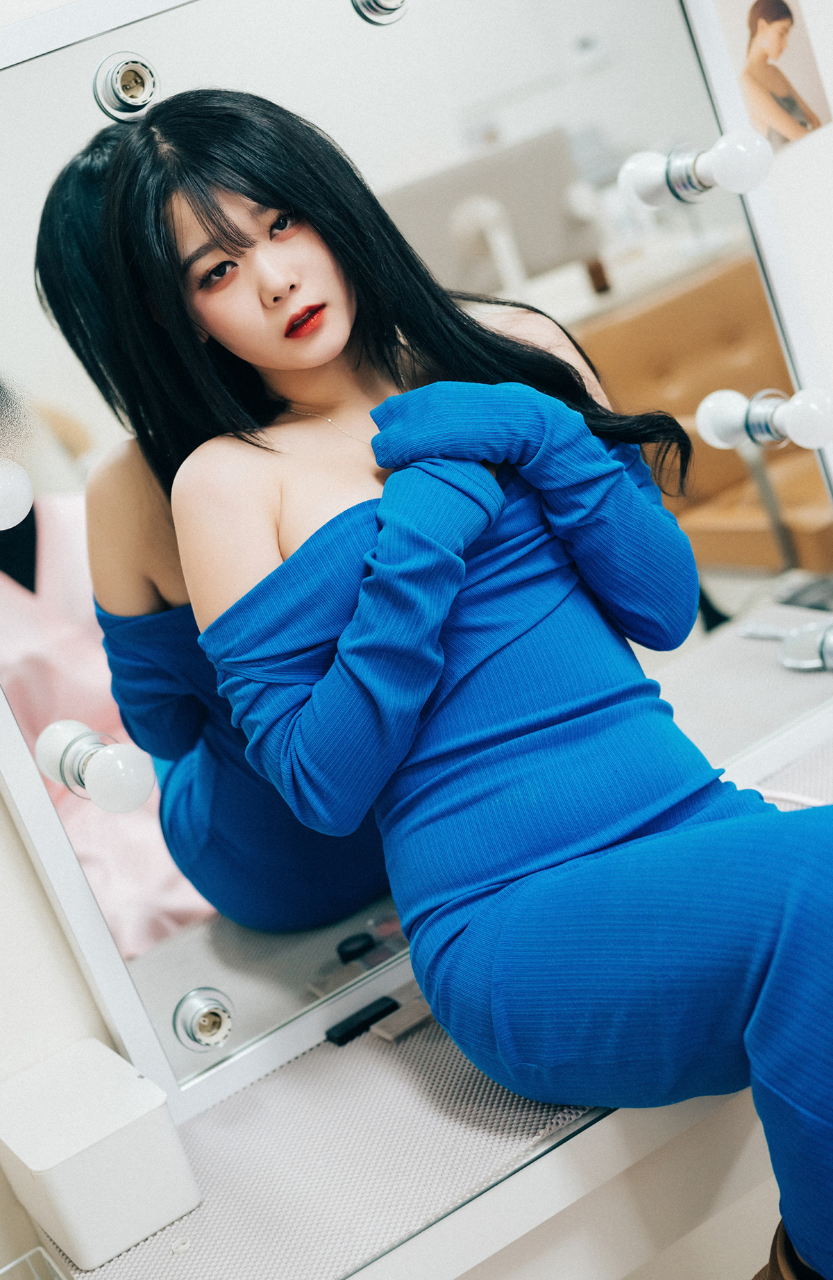 ZIA.Kwon 권지아, Loozy ‘Adult Hair Shop’ Set.01の写真 24
