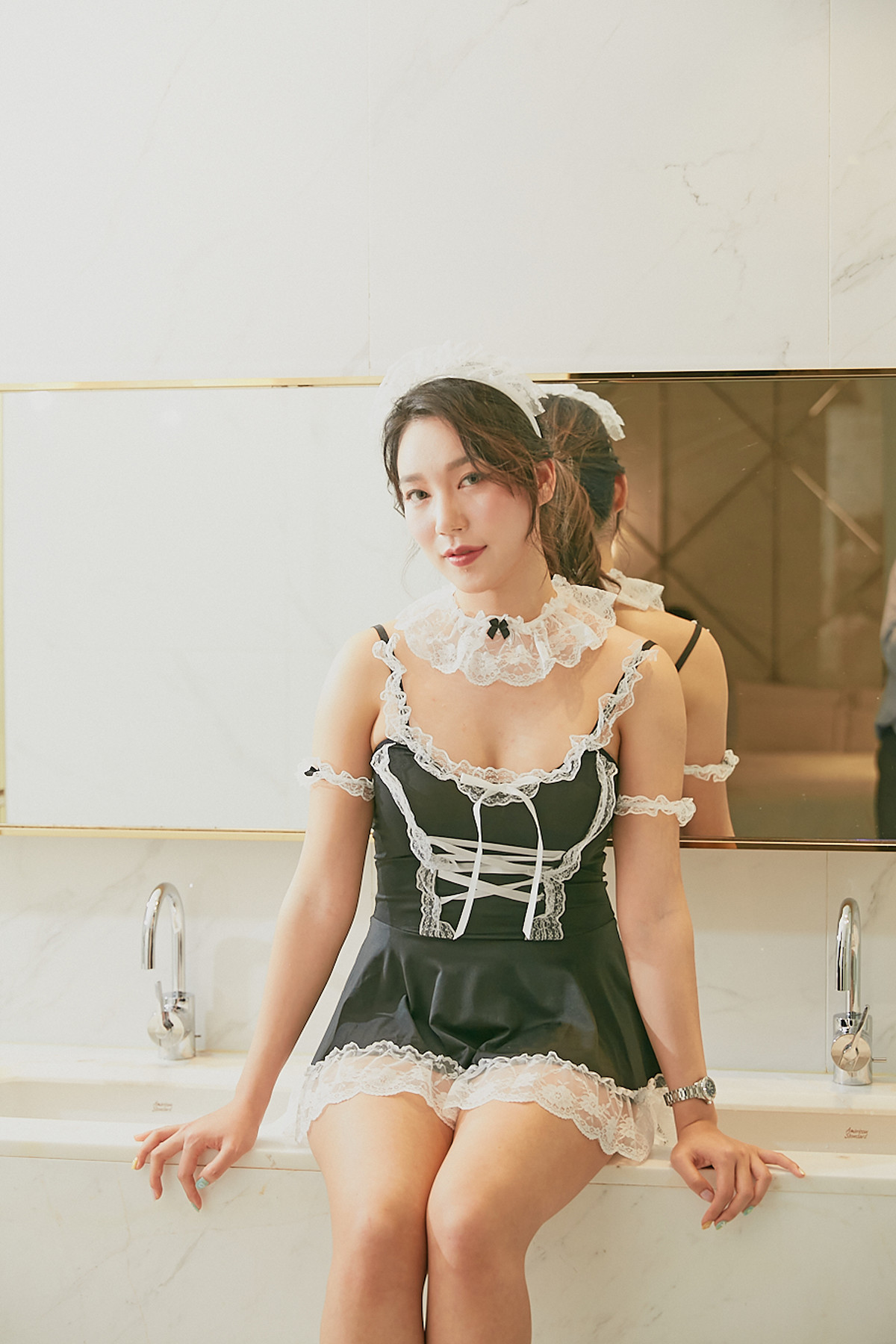 MINI 미니, Photobook #6 Your Maidの写真 3