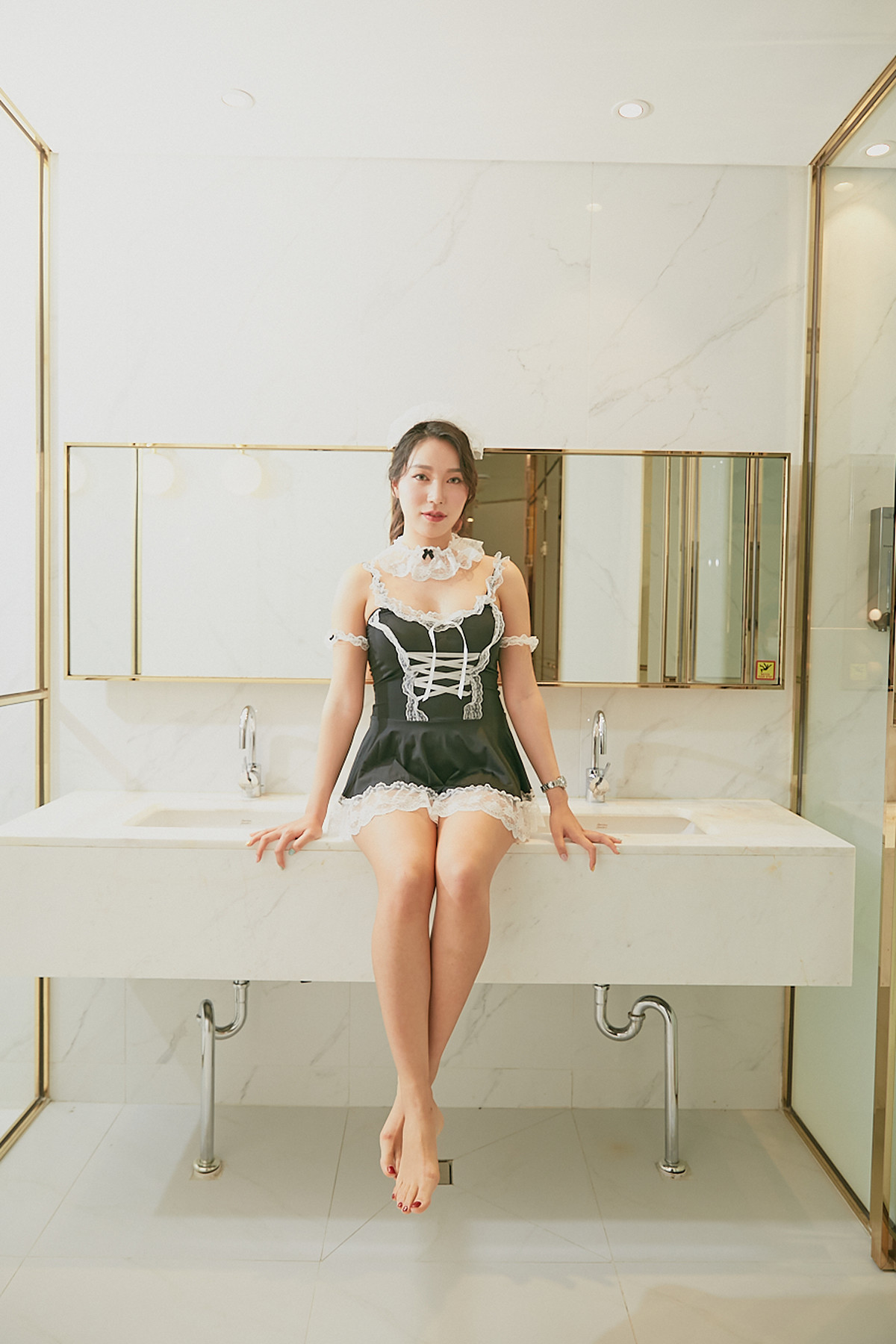 MINI 미니, Photobook #6 Your Maidの写真 8