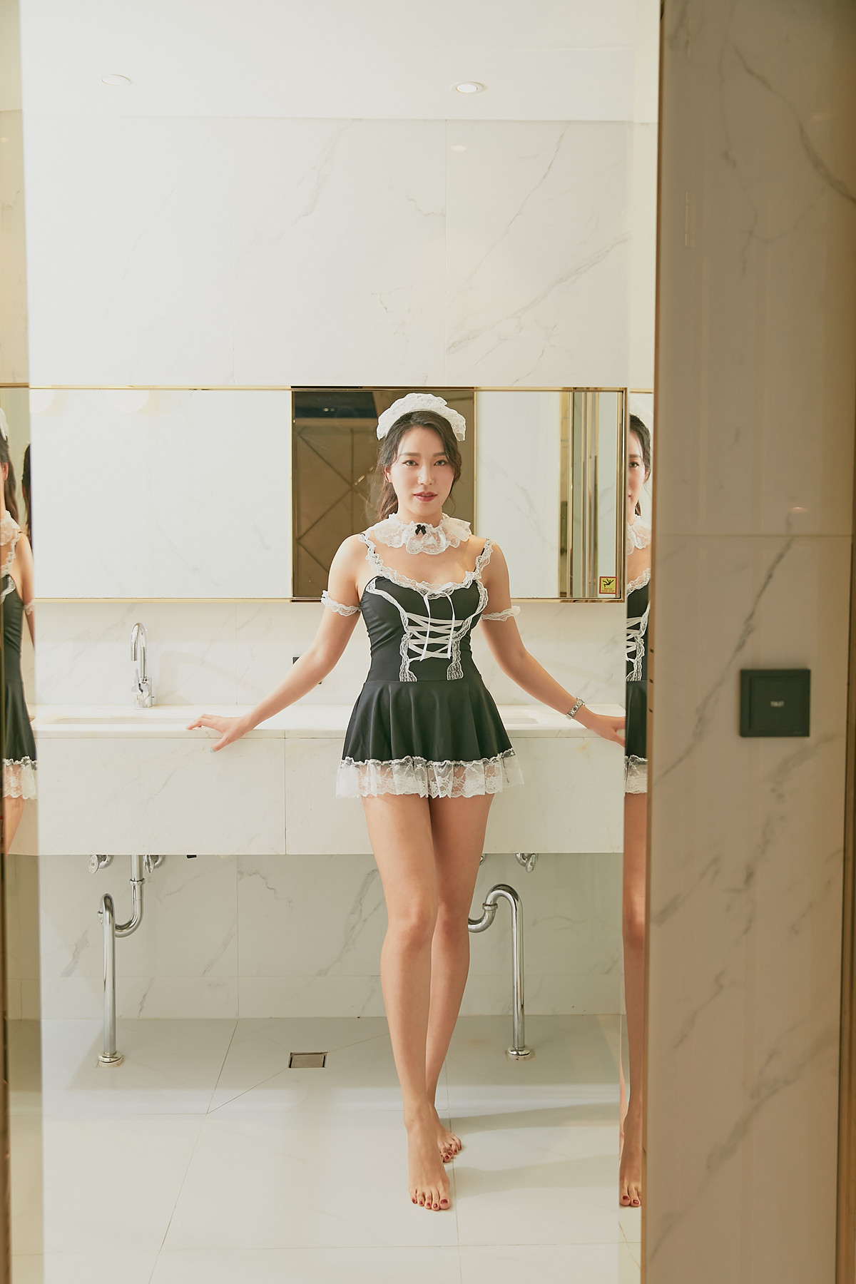 MINI 미니, Photobook #6 Your Maidの写真 9