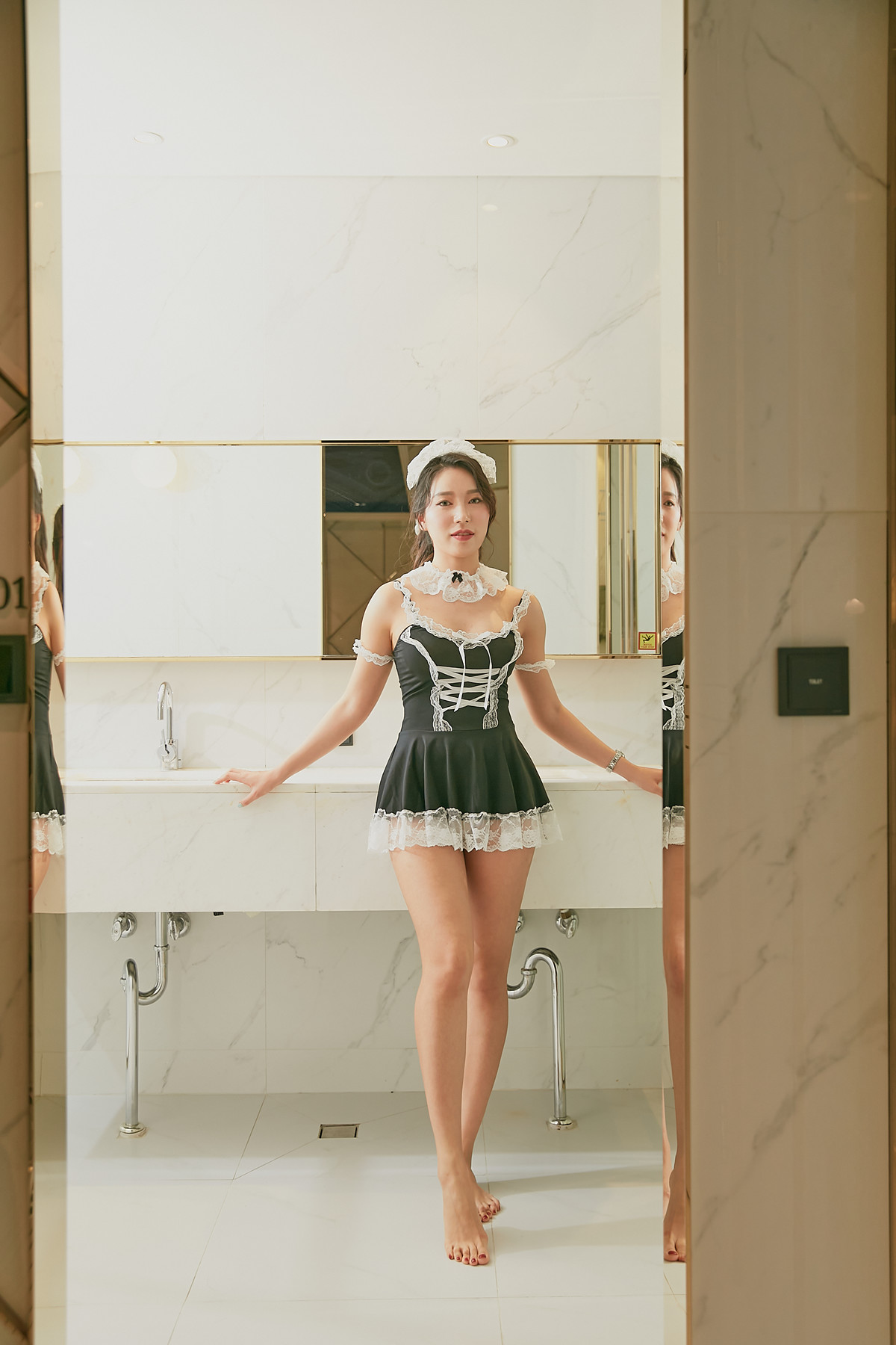 MINI 미니, Photobook #6 Your Maidの写真 10
