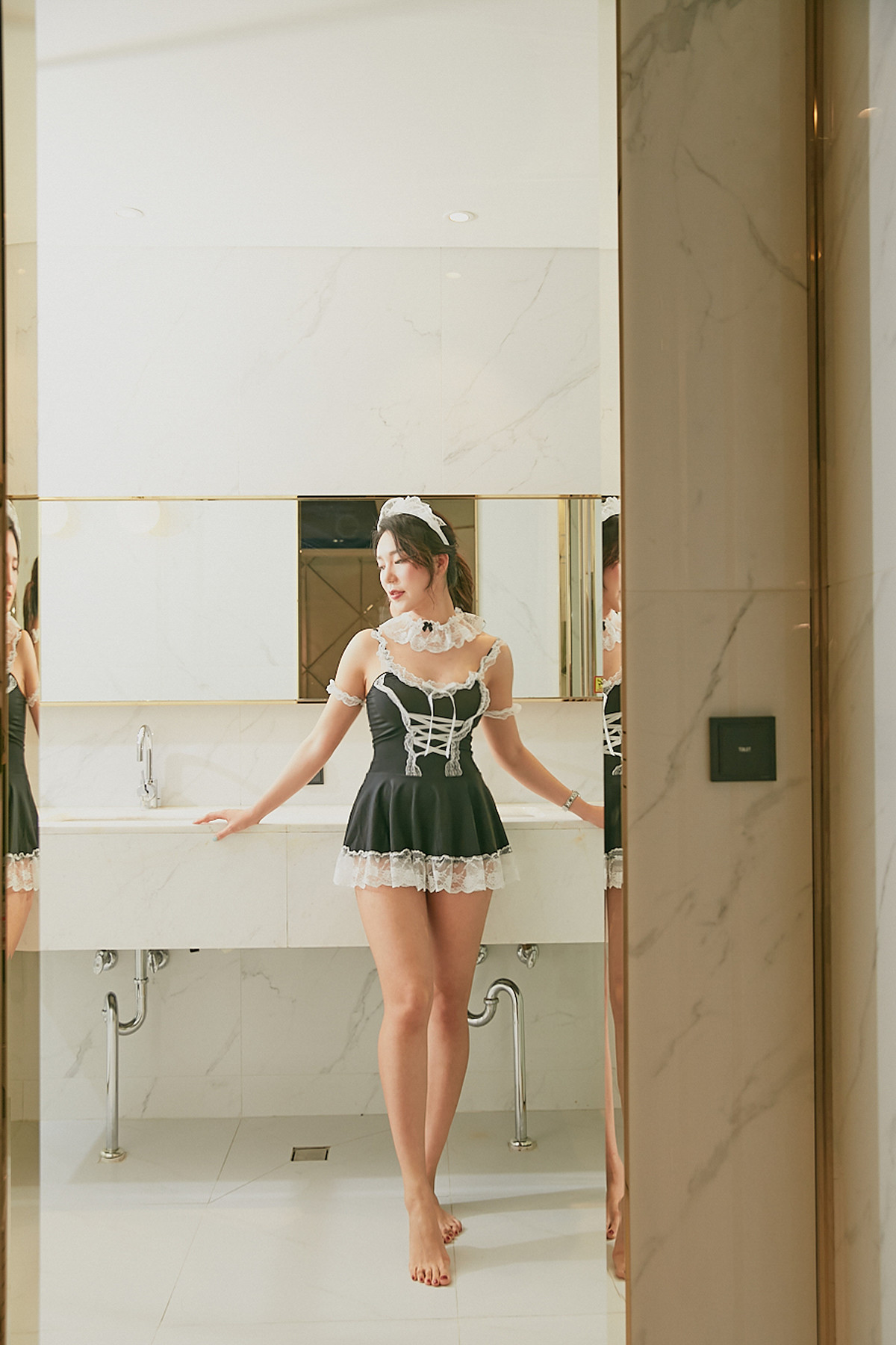 MINI 미니, Photobook #6 Your Maidの写真 13