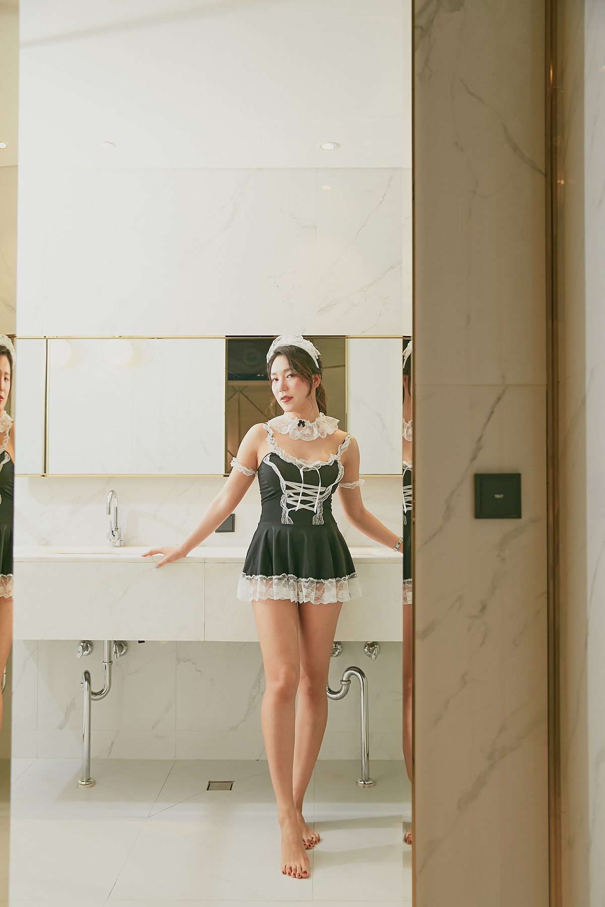 MINI 미니, Photobook #6 Your Maidの写真 14