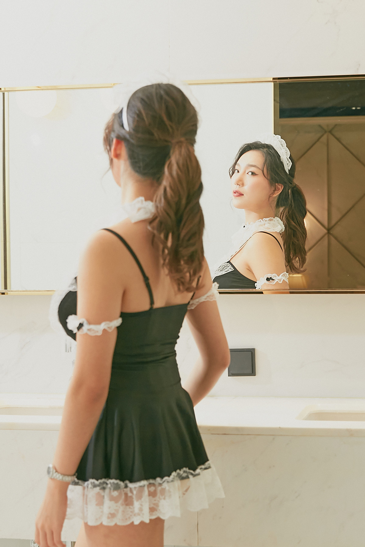 MINI 미니, Photobook #6 Your Maidの写真 38
