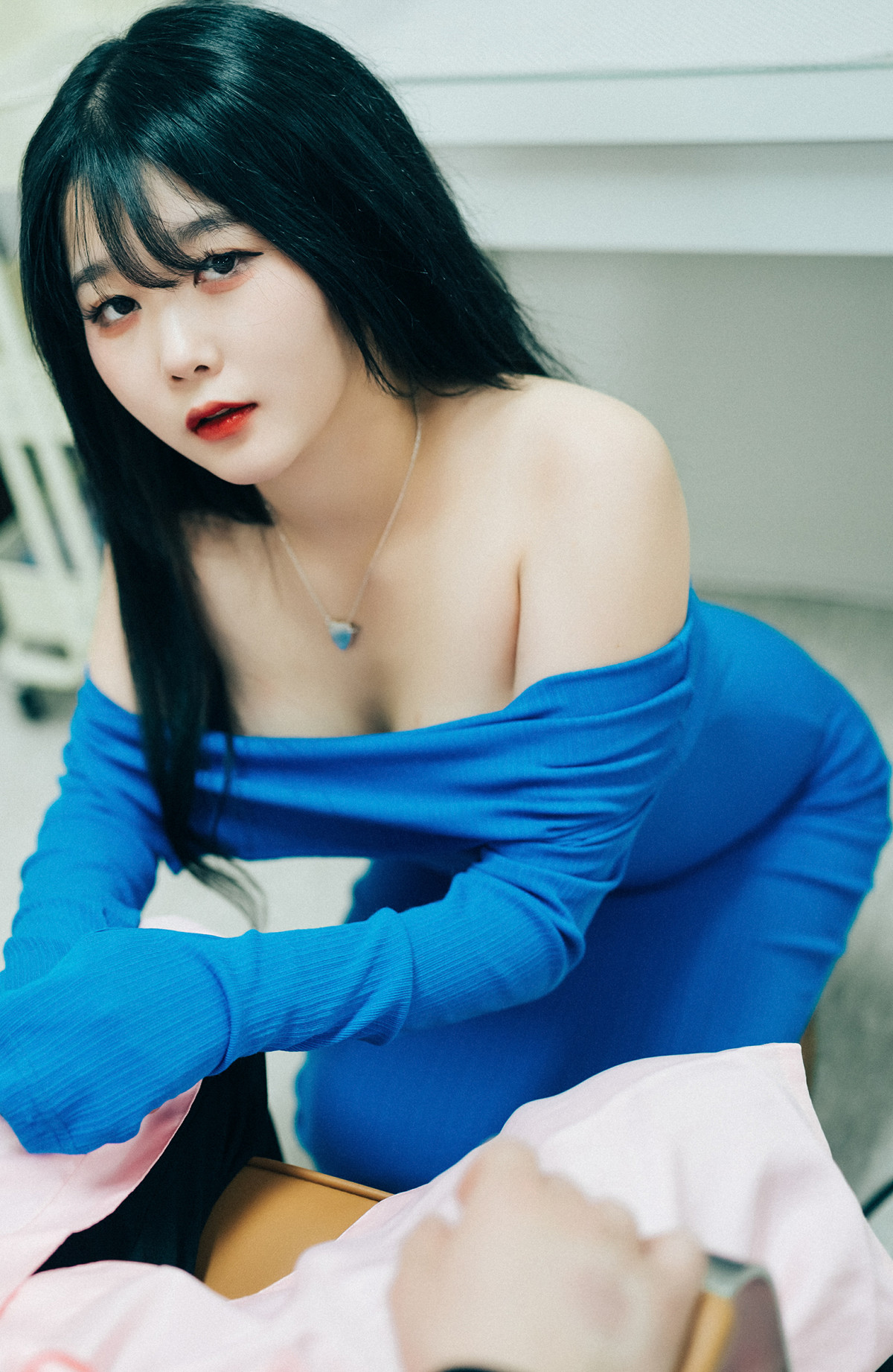 ZIA.Kwon 권지아, Loozy ‘Adult Hair Shop’ Set.02の写真 3