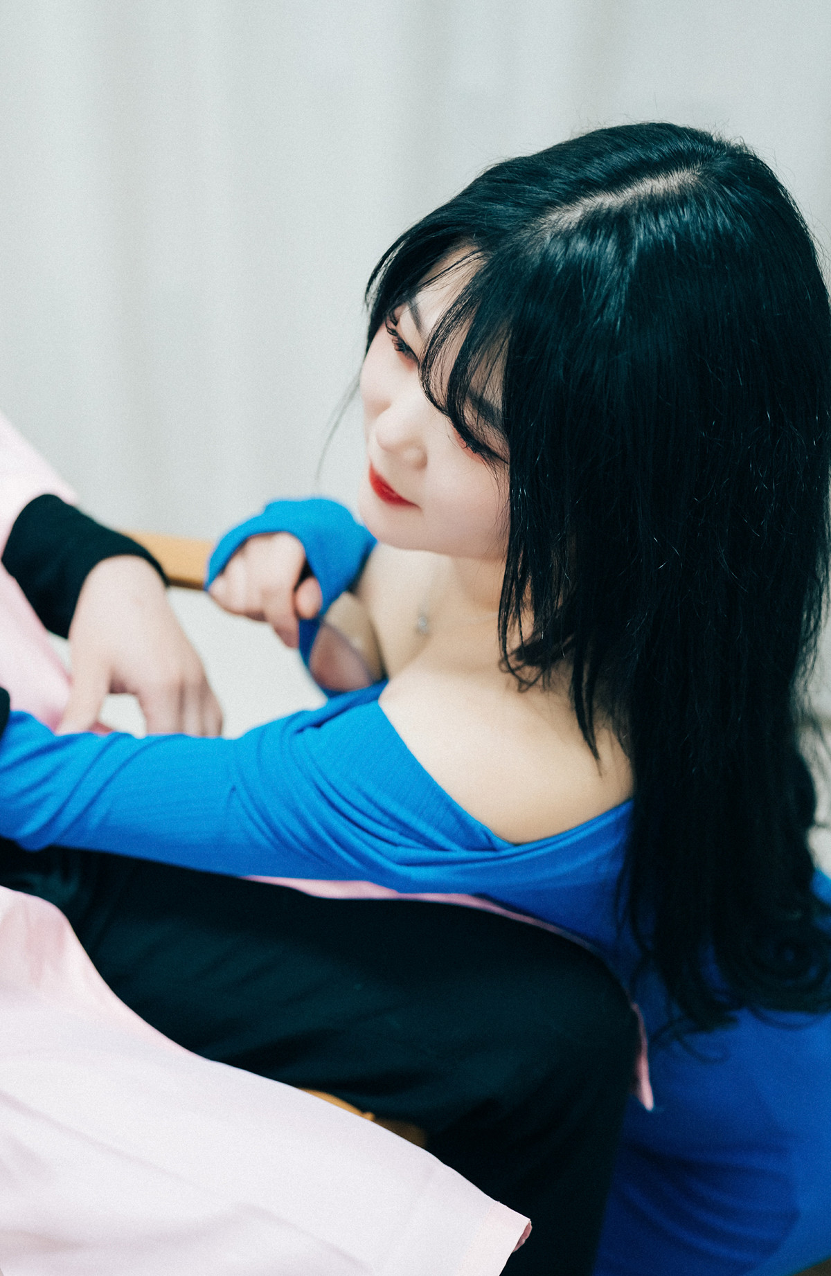 ZIA.Kwon 권지아, Loozy ‘Adult Hair Shop’ Set.02の写真 11