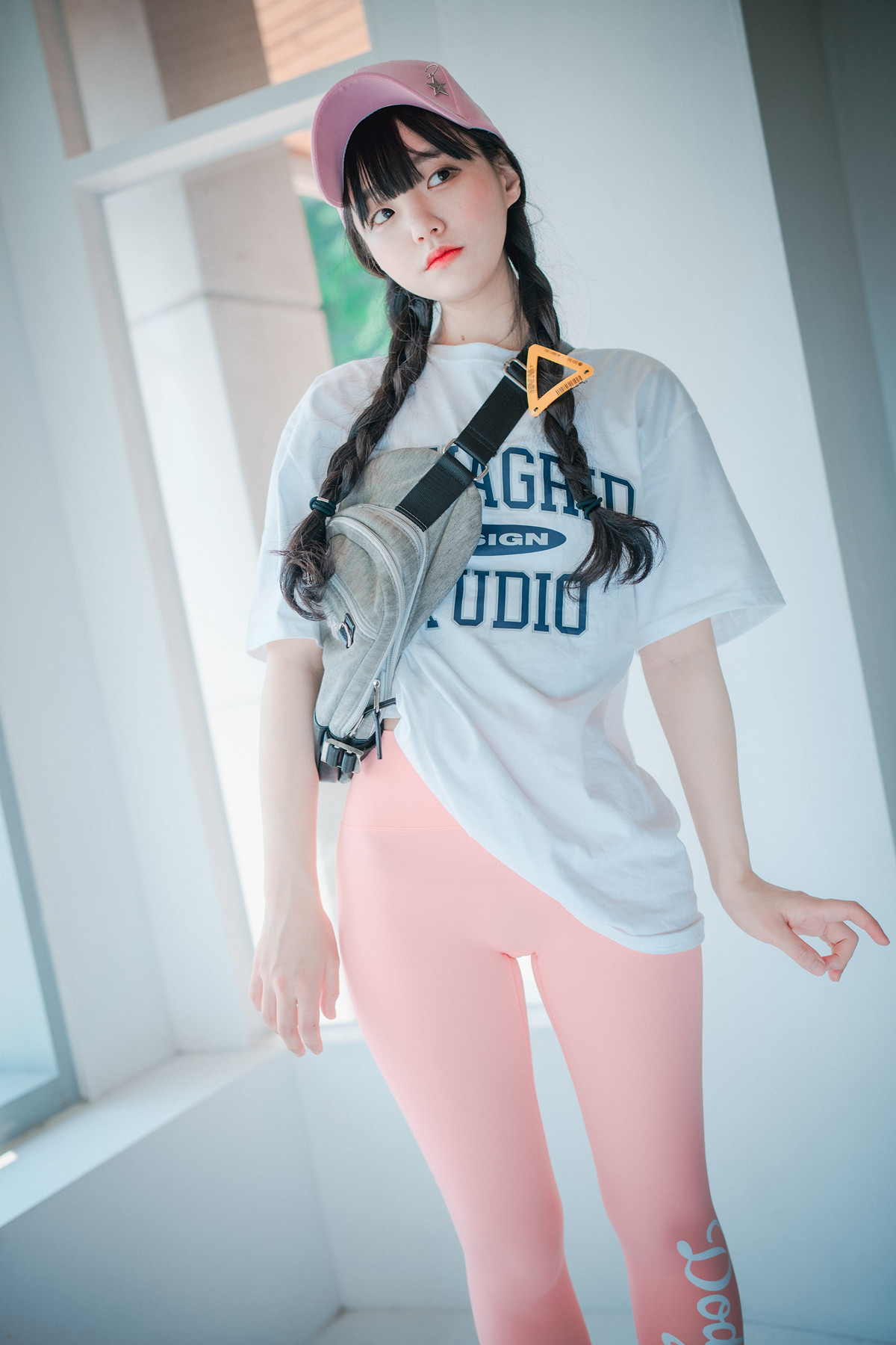 Jeong Jenny 정제니, DJAWA ‘Loose and Tight Pink’ Set.03の写真 29