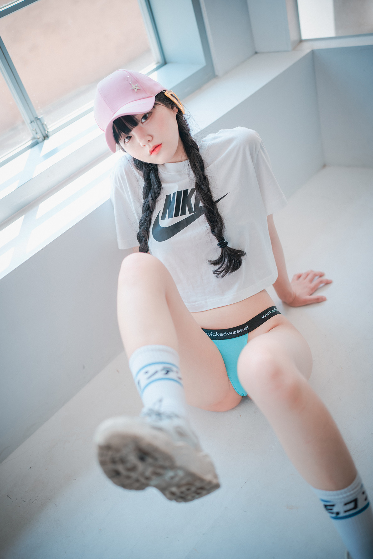 Jeong Jenny 정제니, DJAWA ‘Loose and Tight Pink’ Set.03の写真 51