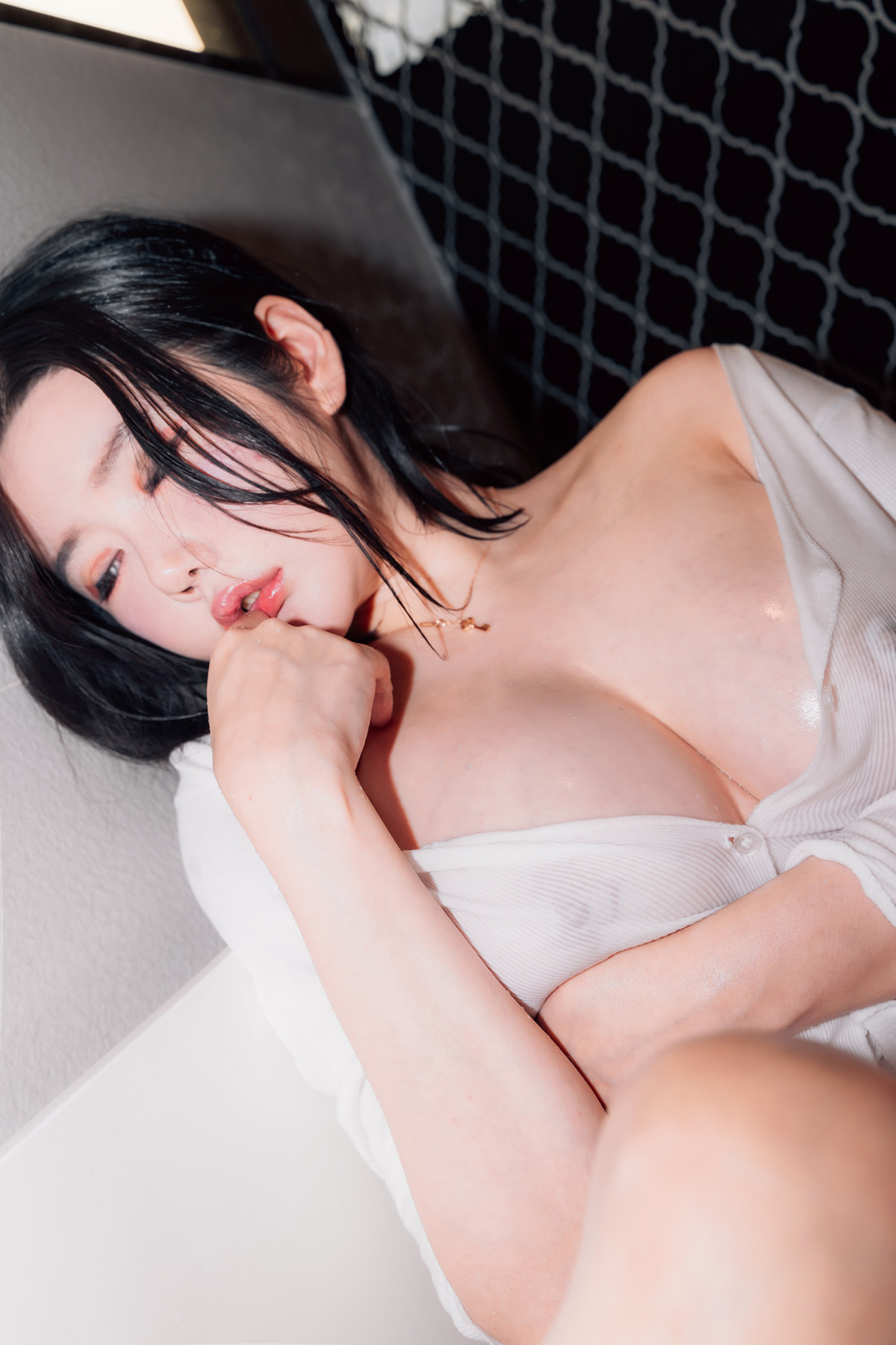 Jisu A 안지수, Photobook ‘Good Day’ Set.01の写真 14