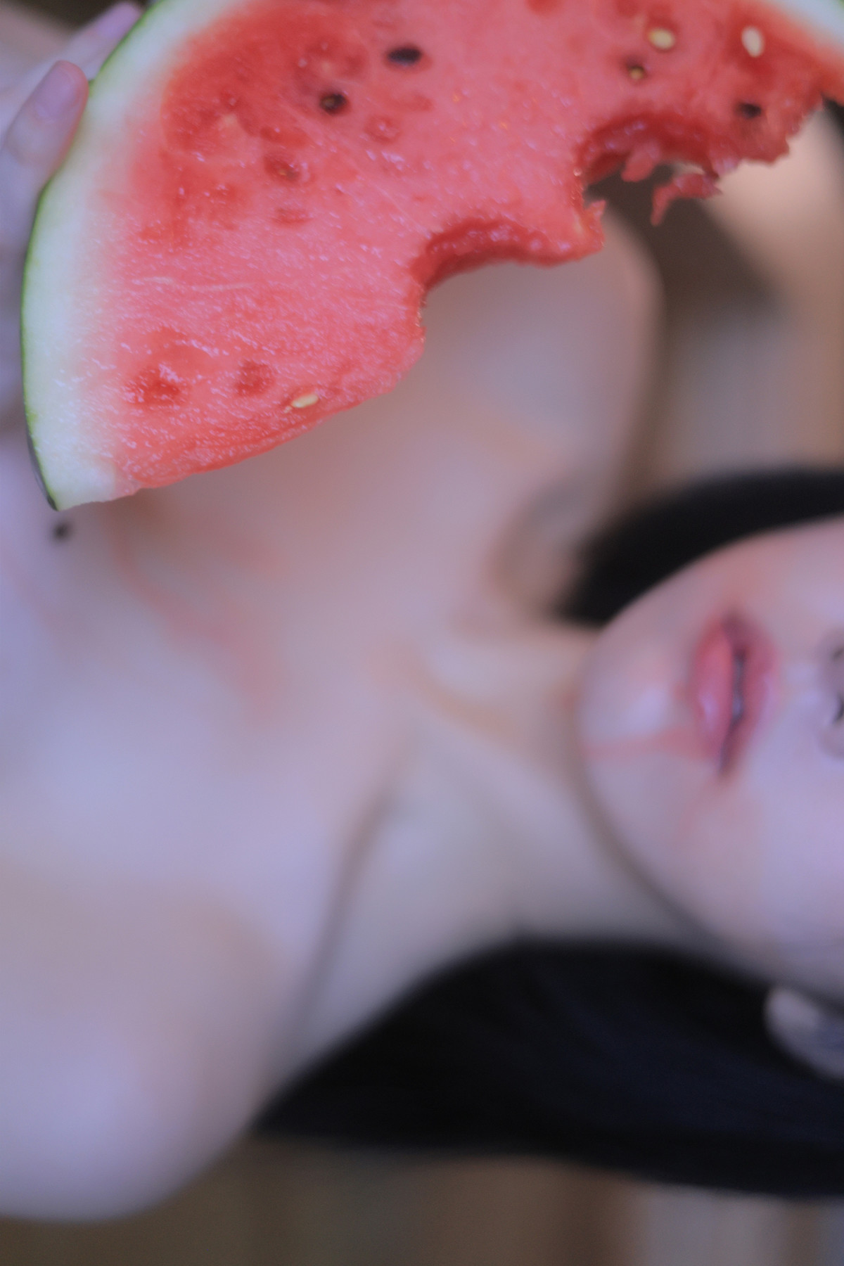 Yeon Woo 연우, Photobook “Suika” Set.01の写真 34
