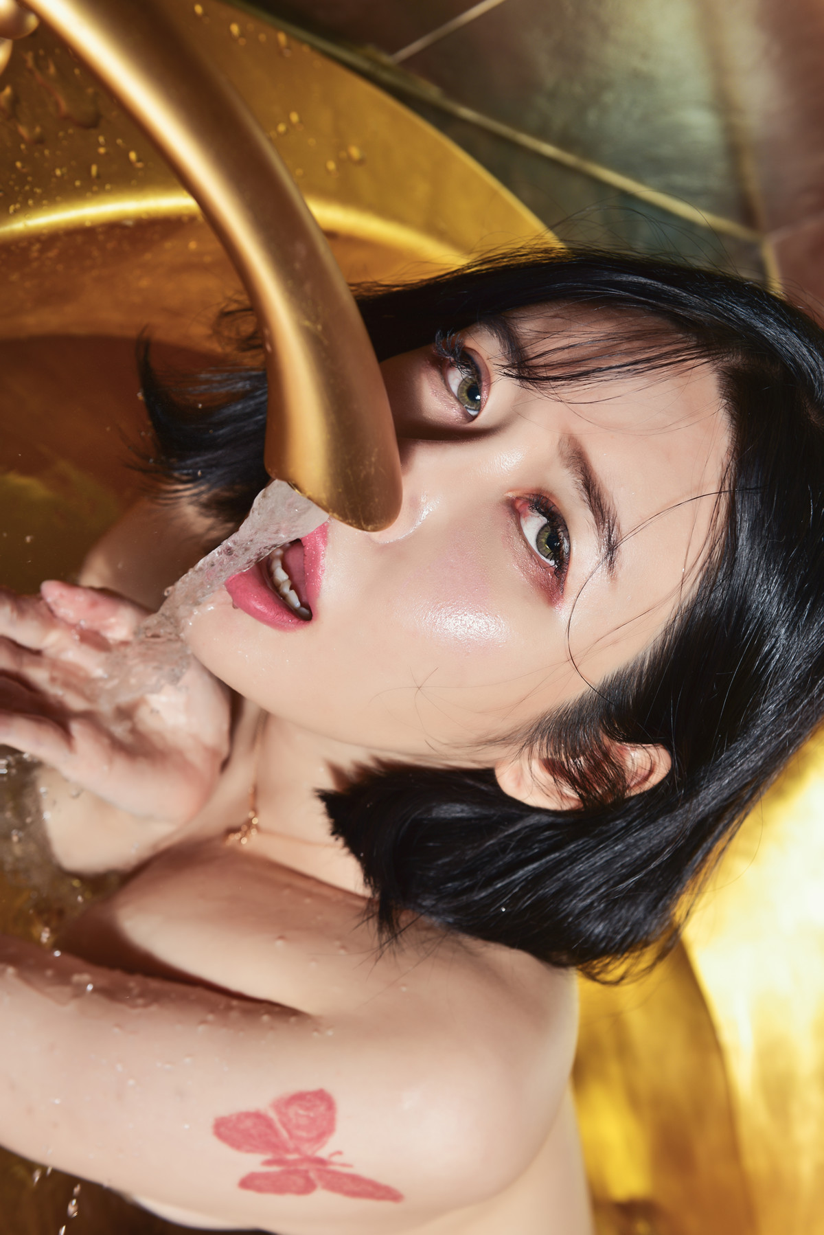 Jisu A 안지수, Photobook ‘Red Taste’ Set.02の写真 17