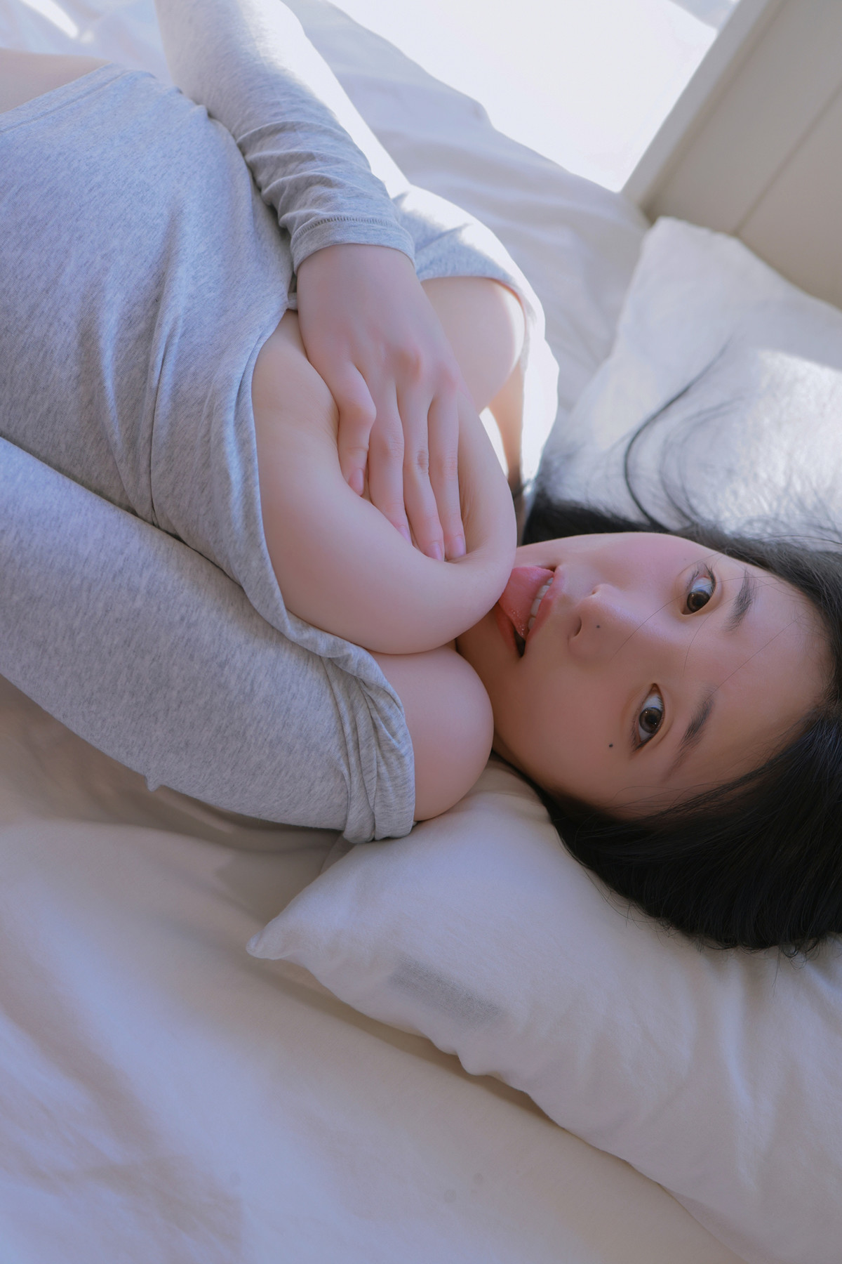 Yeon Woo 연우, Photobook ‘Terrace’ Set.04の写真 36