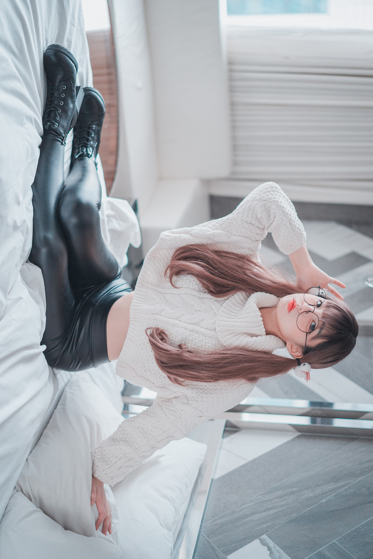 Jeong Jenny 정제니, DJAWA ‘Loose and Tight White’の写真 6