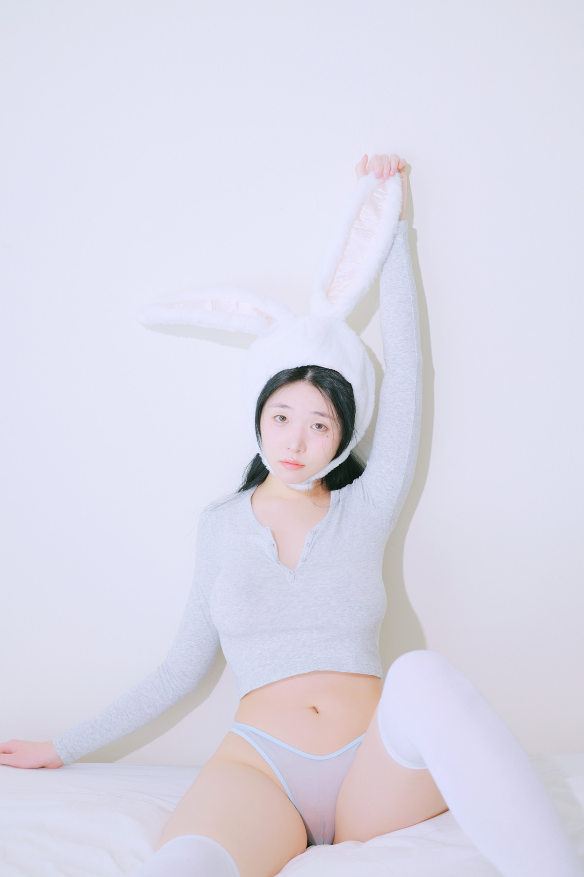 Yeon Woo 연우, Photobook ‘Terrace’ Set.05の写真 3