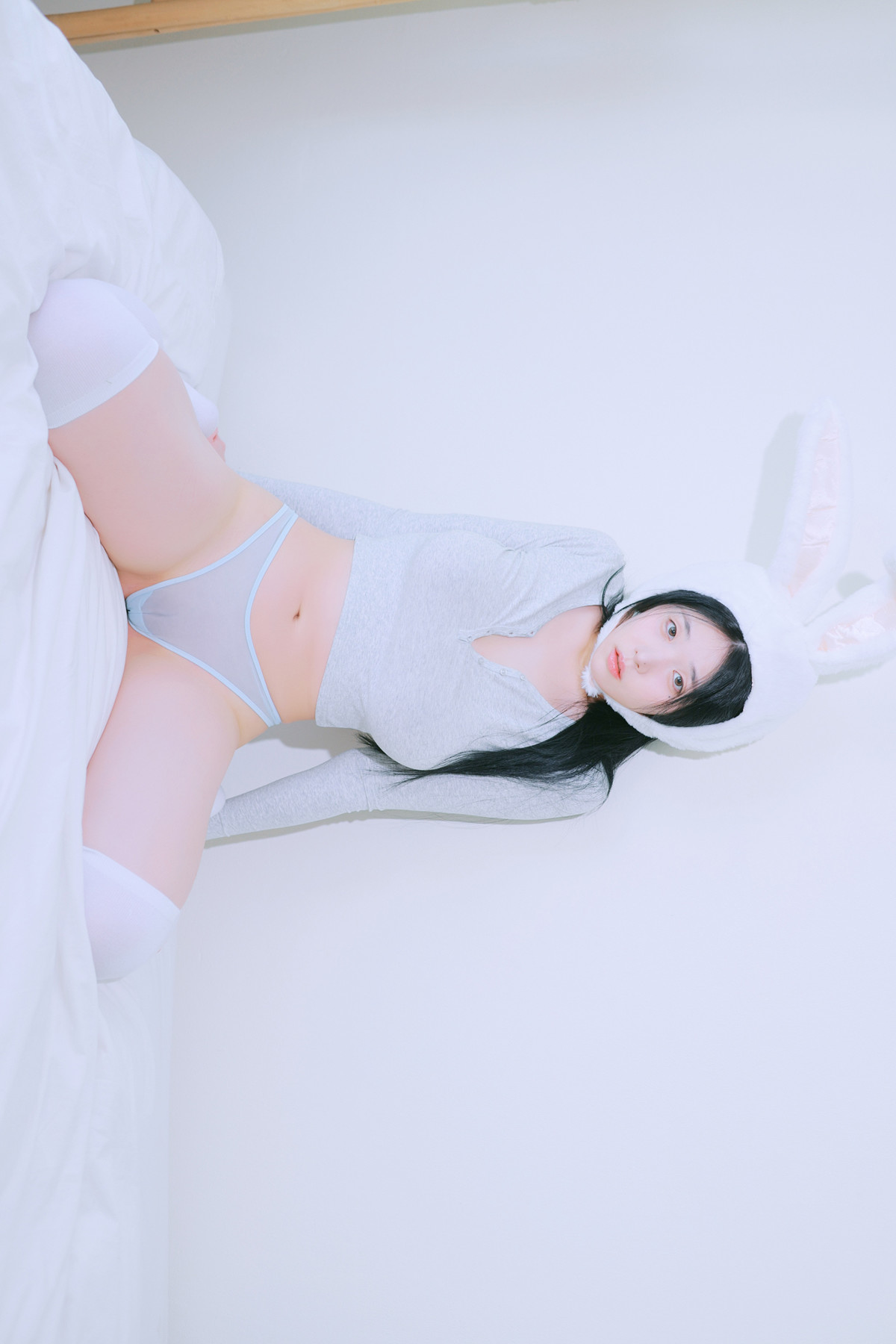 Yeon Woo 연우, Photobook ‘Terrace’ Set.05の写真 8