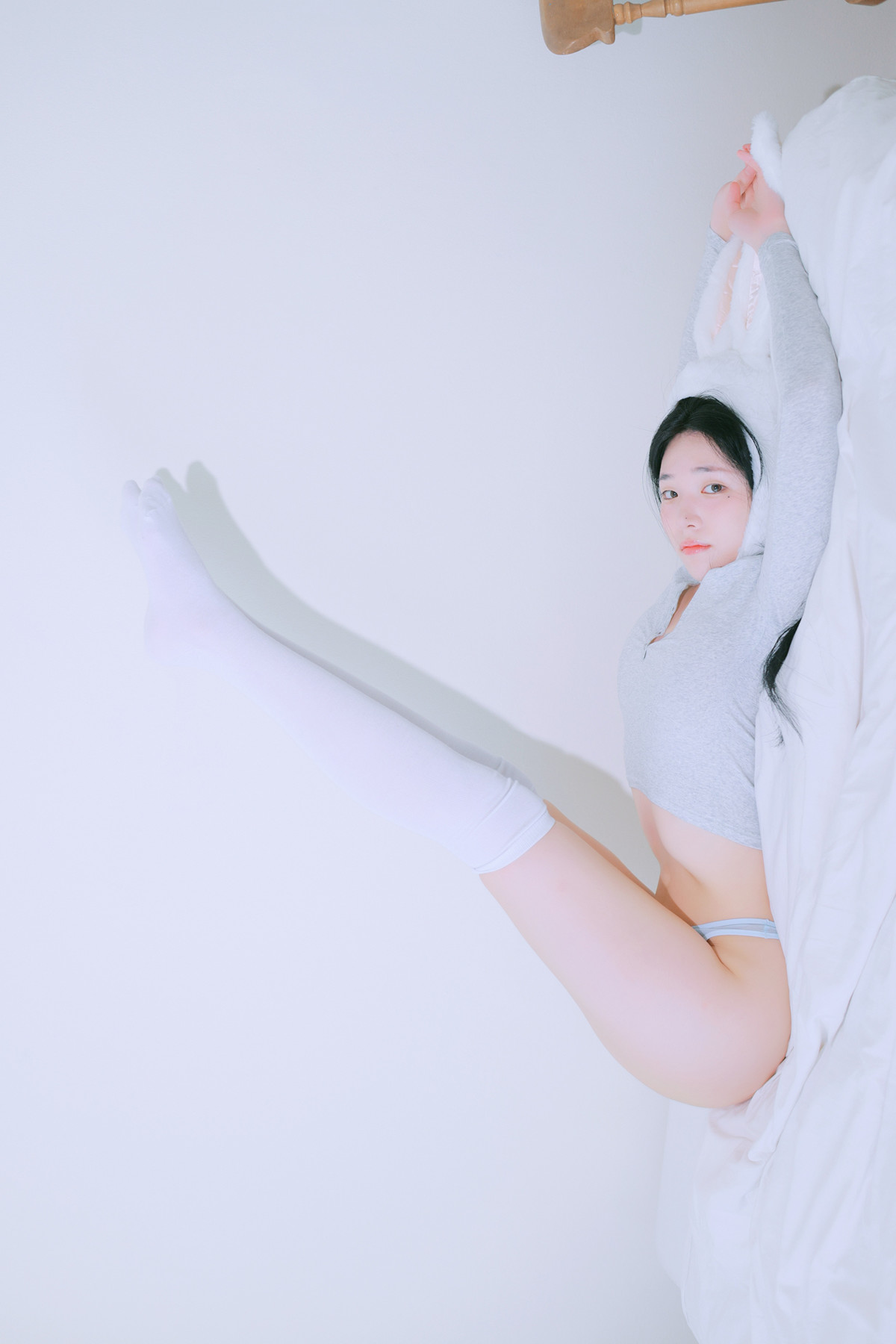 Yeon Woo 연우, Photobook ‘Terrace’ Set.05の写真 11