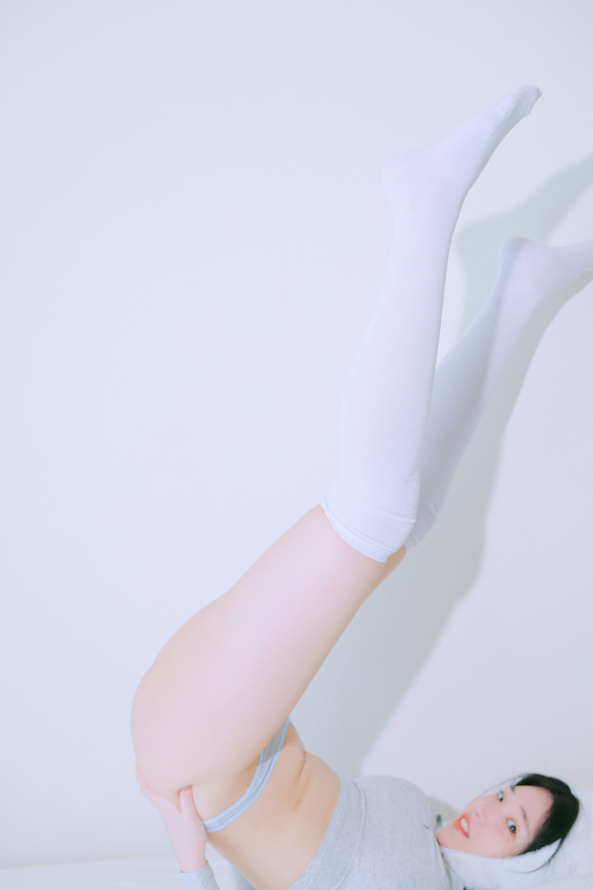 Yeon Woo 연우, Photobook ‘Terrace’ Set.05の写真 12