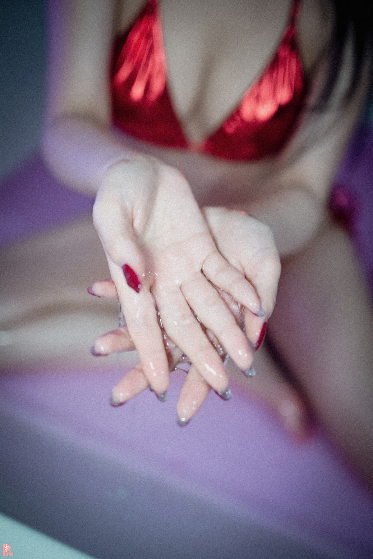 Han Jina 한지나, PINK Photobook ‘Bikini’ Set.01の写真 28