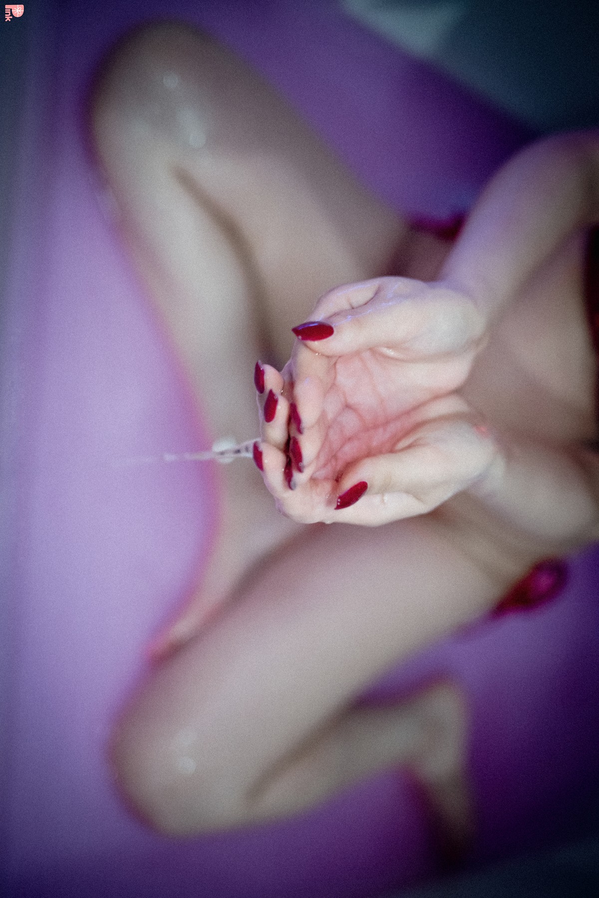 Han Jina 한지나, PINK Photobook ‘Bikini’ Set.01の写真 29