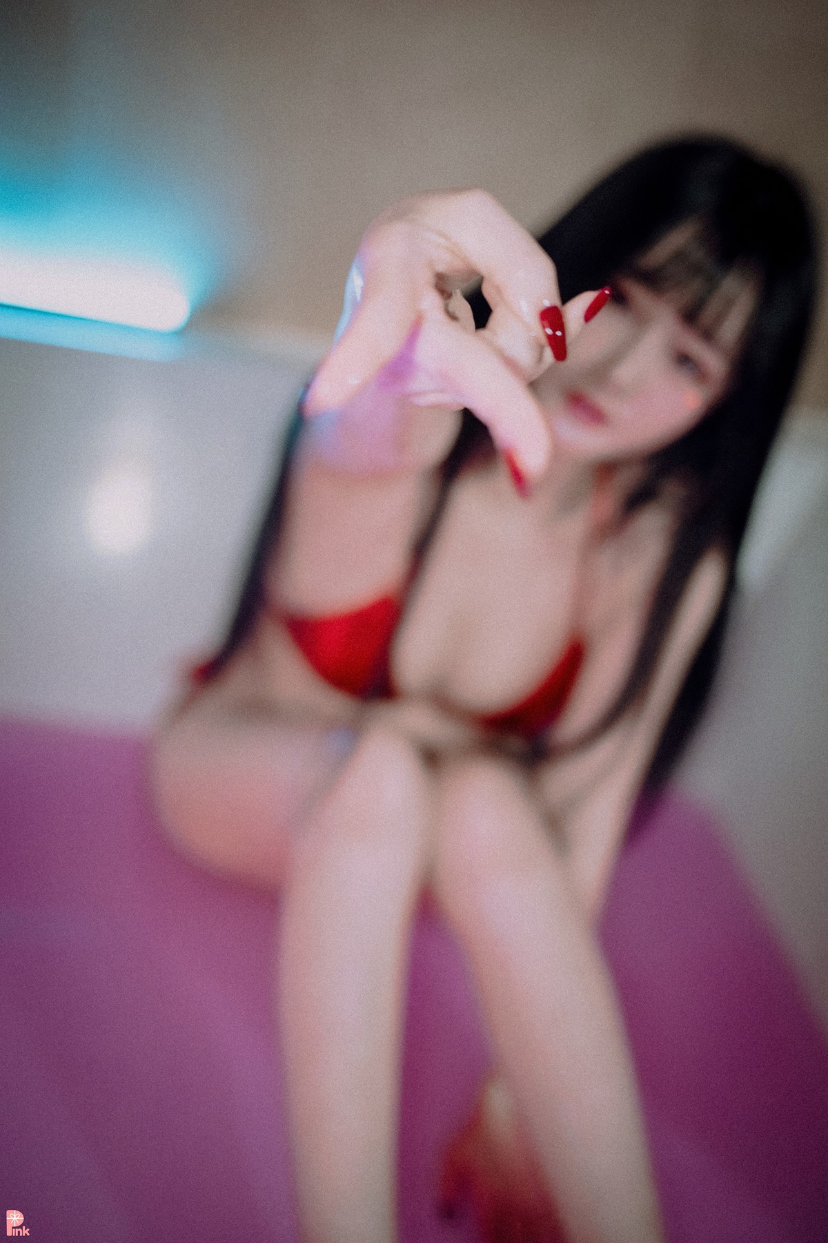 Han Jina 한지나, PINK Photobook ‘Bikini’ Set.01の写真 32
