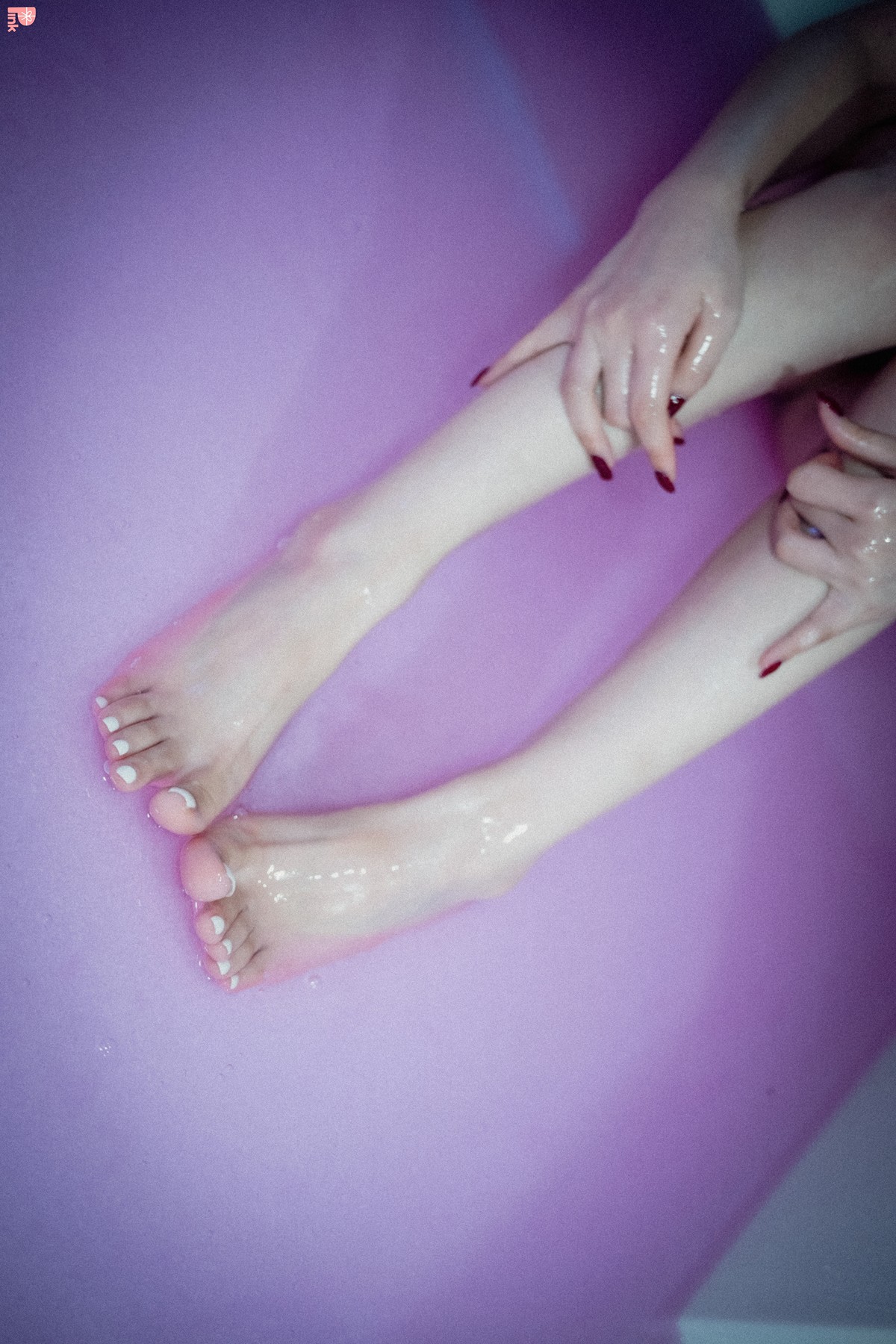 Han Jina 한지나, PINK Photobook ‘Bikini’ Set.01の写真 34
