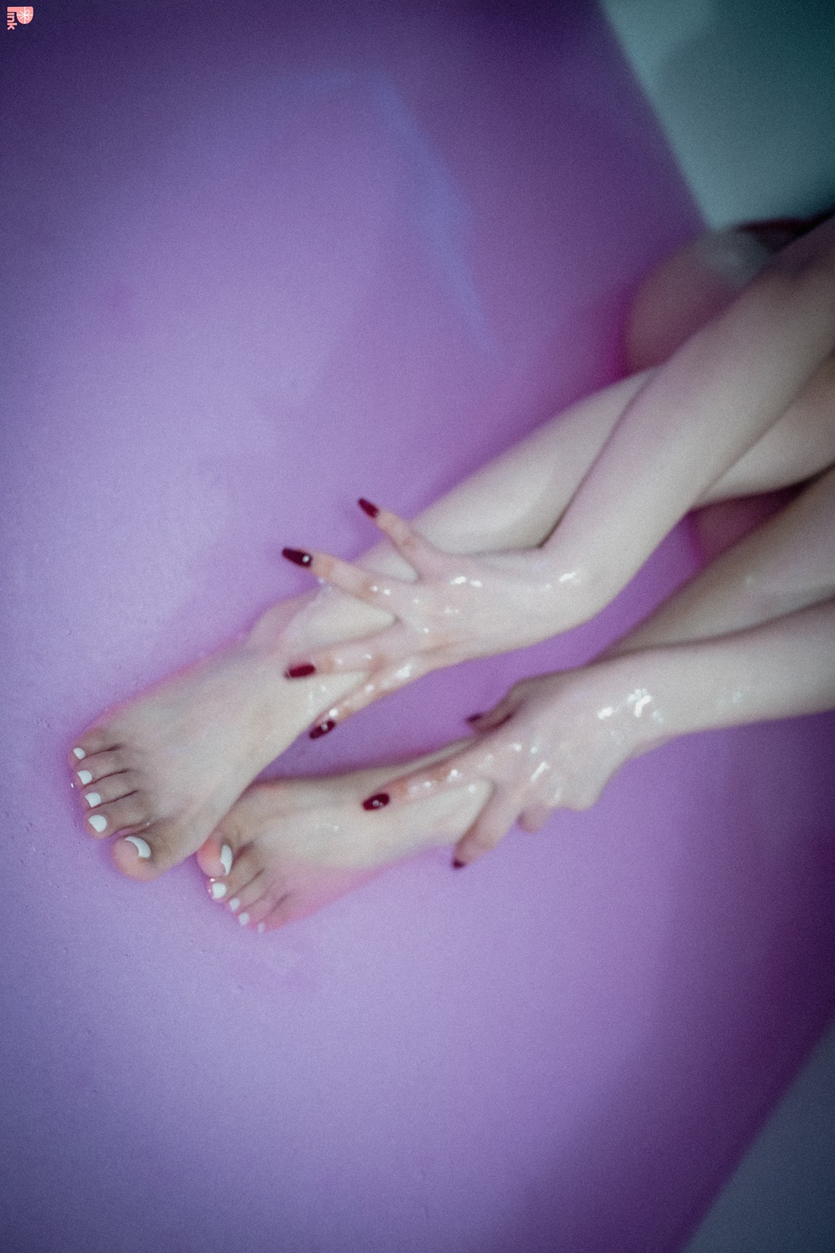 Han Jina 한지나, PINK Photobook ‘Bikini’ Set.01の写真 36