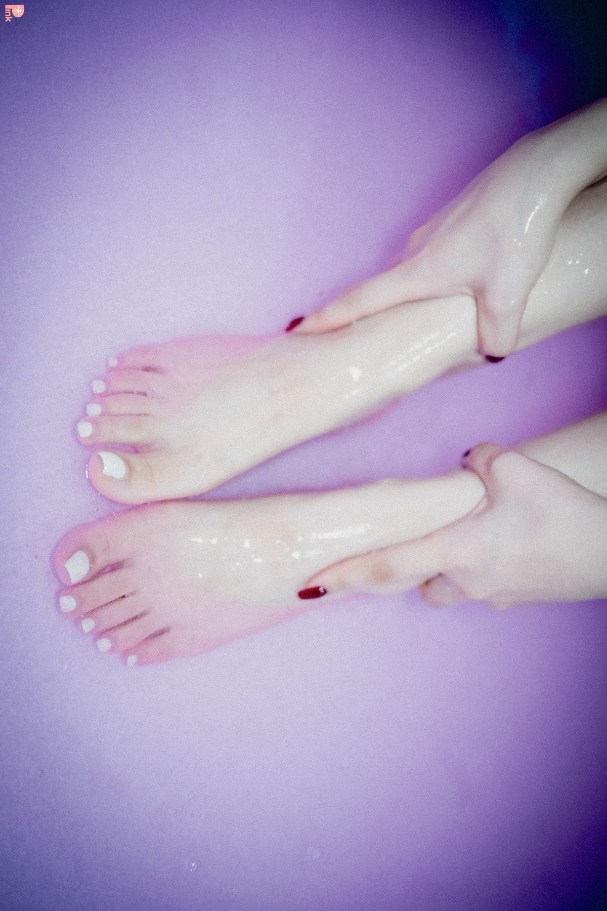 Han Jina 한지나, PINK Photobook ‘Bikini’ Set.01の写真 39