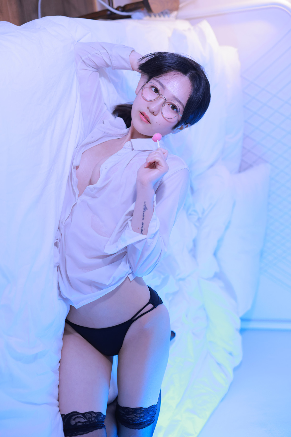 Sehee 세희, Photobook ‘ Glasses Shirt’ Set.01の写真 27