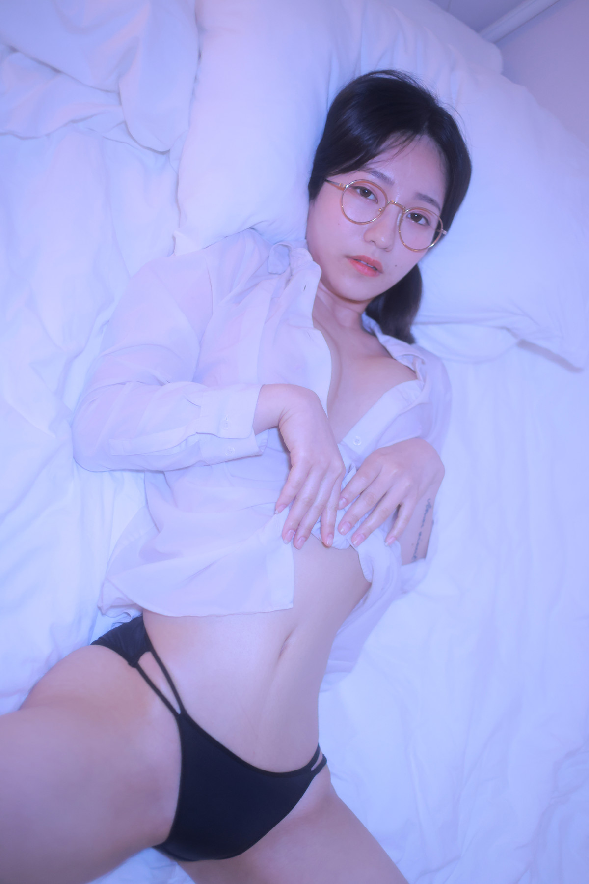 Sehee 세희, Photobook ‘ Glasses Shirt’ Set.02の写真 9