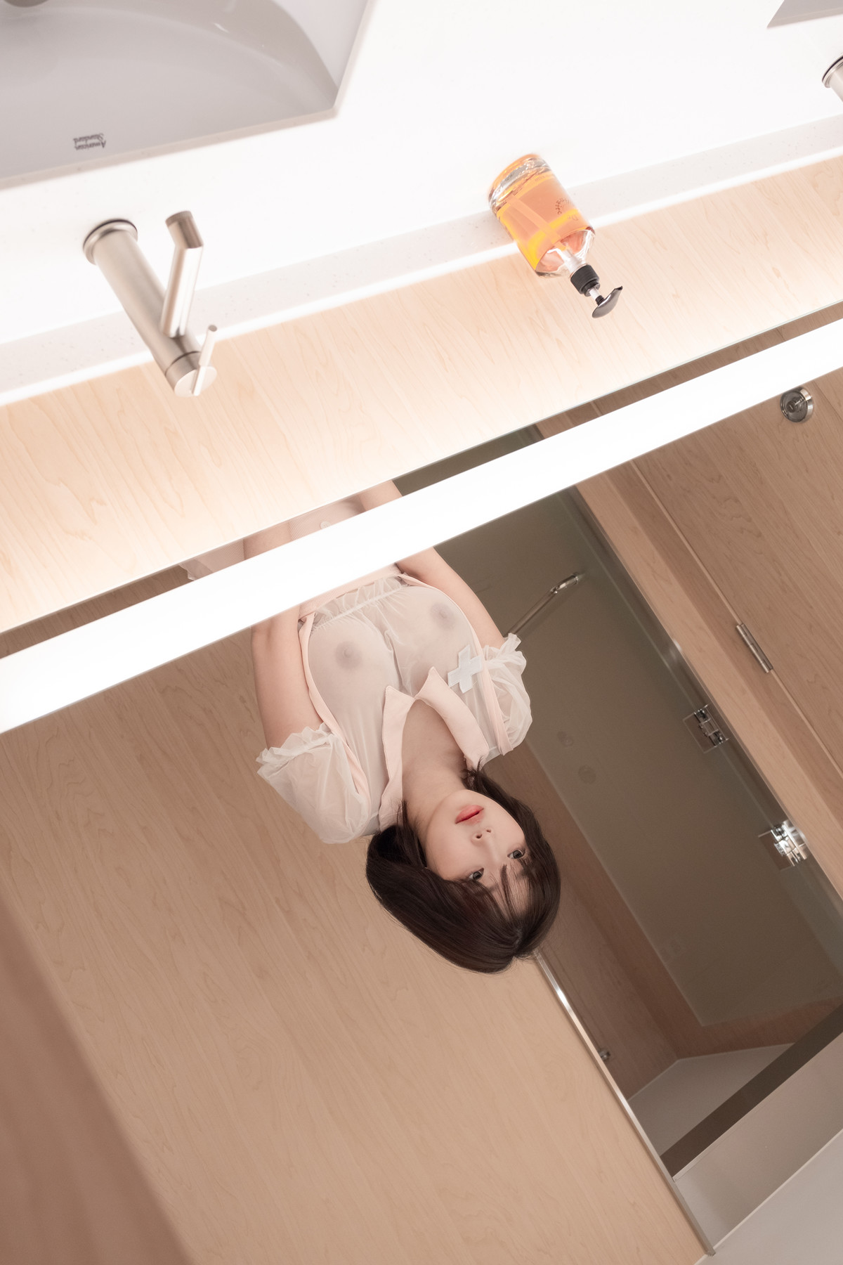 Kang Inkyung 강인경, Photobook ‘Private Nurse’の写真 6