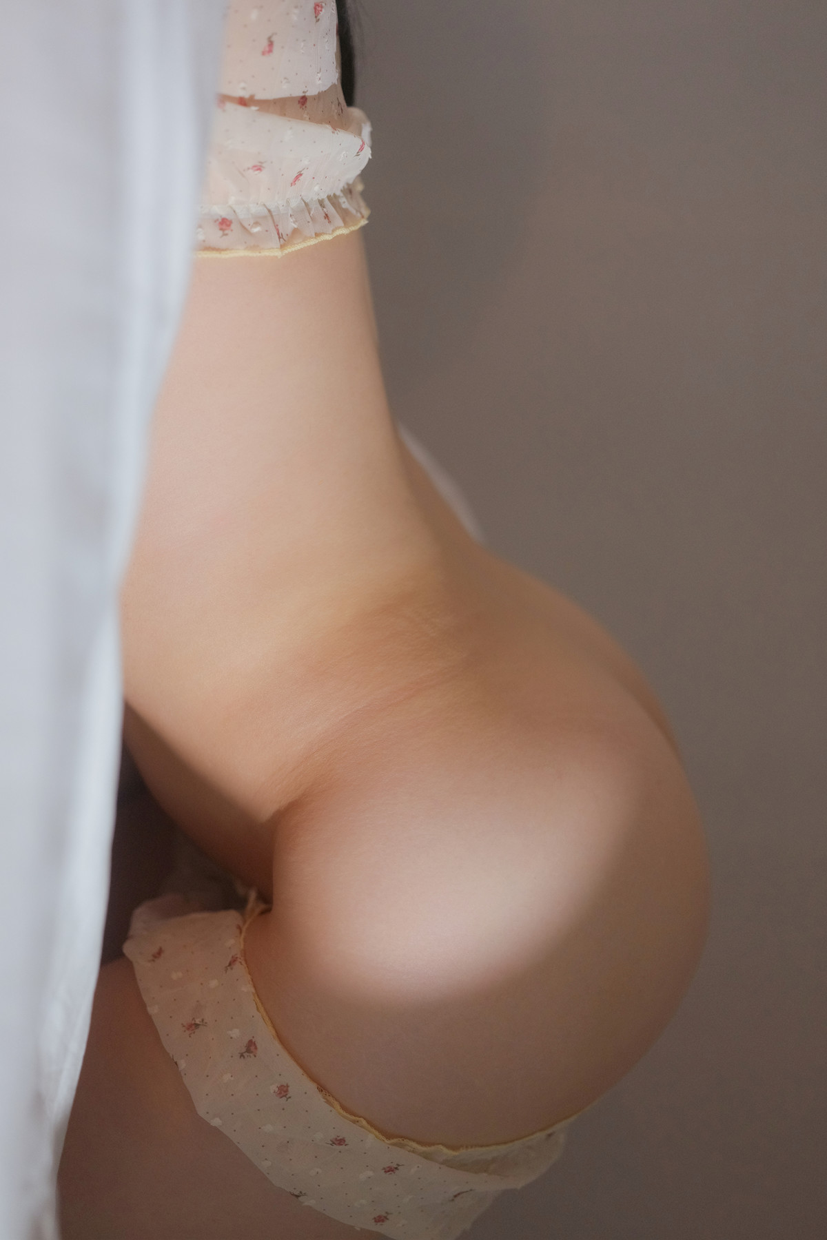 YeonJju 유연주, Yo-U Photobook ‘SOLO’ Set.02の写真 2