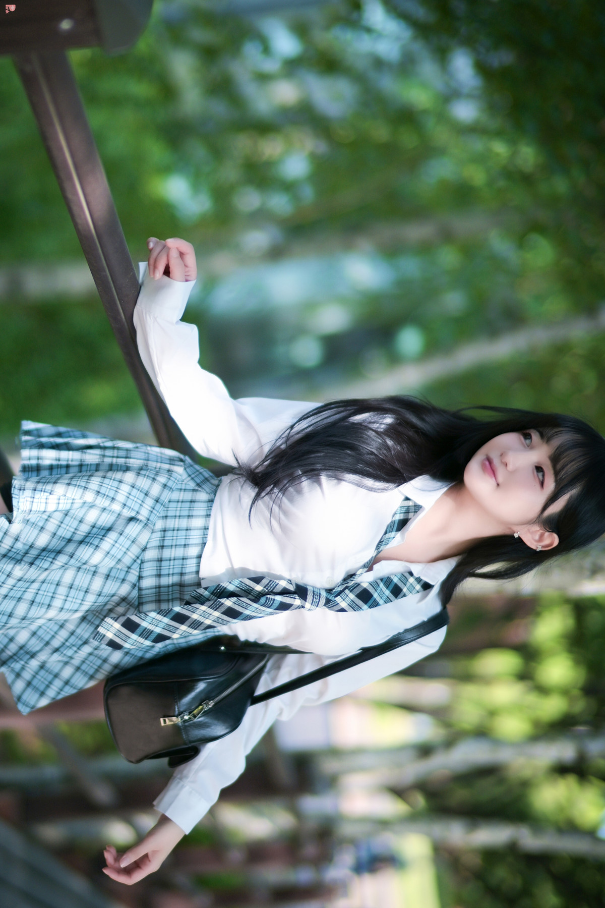 Han Jina 한지나, PINK Photobook ‘Sunshine’ Set.01の写真 3