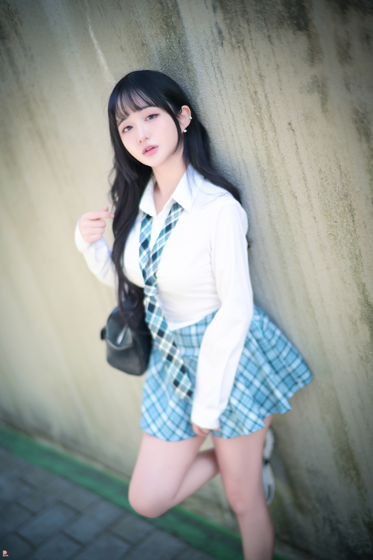 Han Jina 한지나, PINK Photobook ‘Sunshine’ Set.01の写真 6